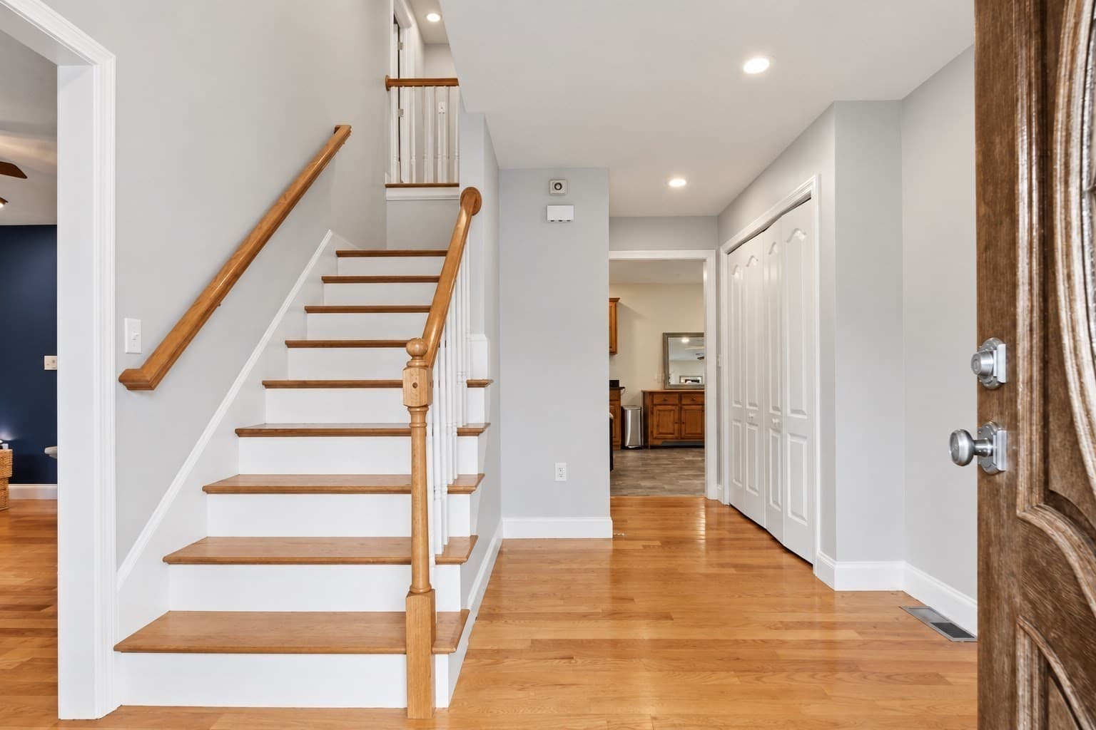 Single Family Residence at 107 Summit Dr, East Bridgewater MA 02333, East Bridgewater, photo 5 of 42