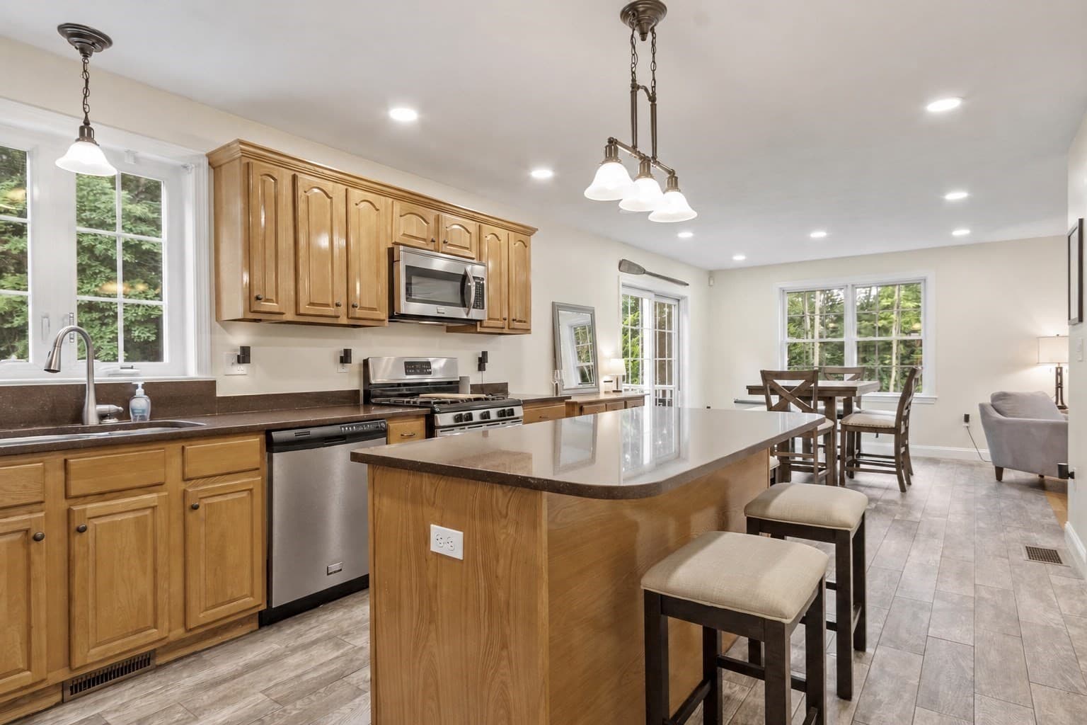 Single Family Residence at 107 Summit Dr, East Bridgewater MA 02333, East Bridgewater, photo 10 of 42
