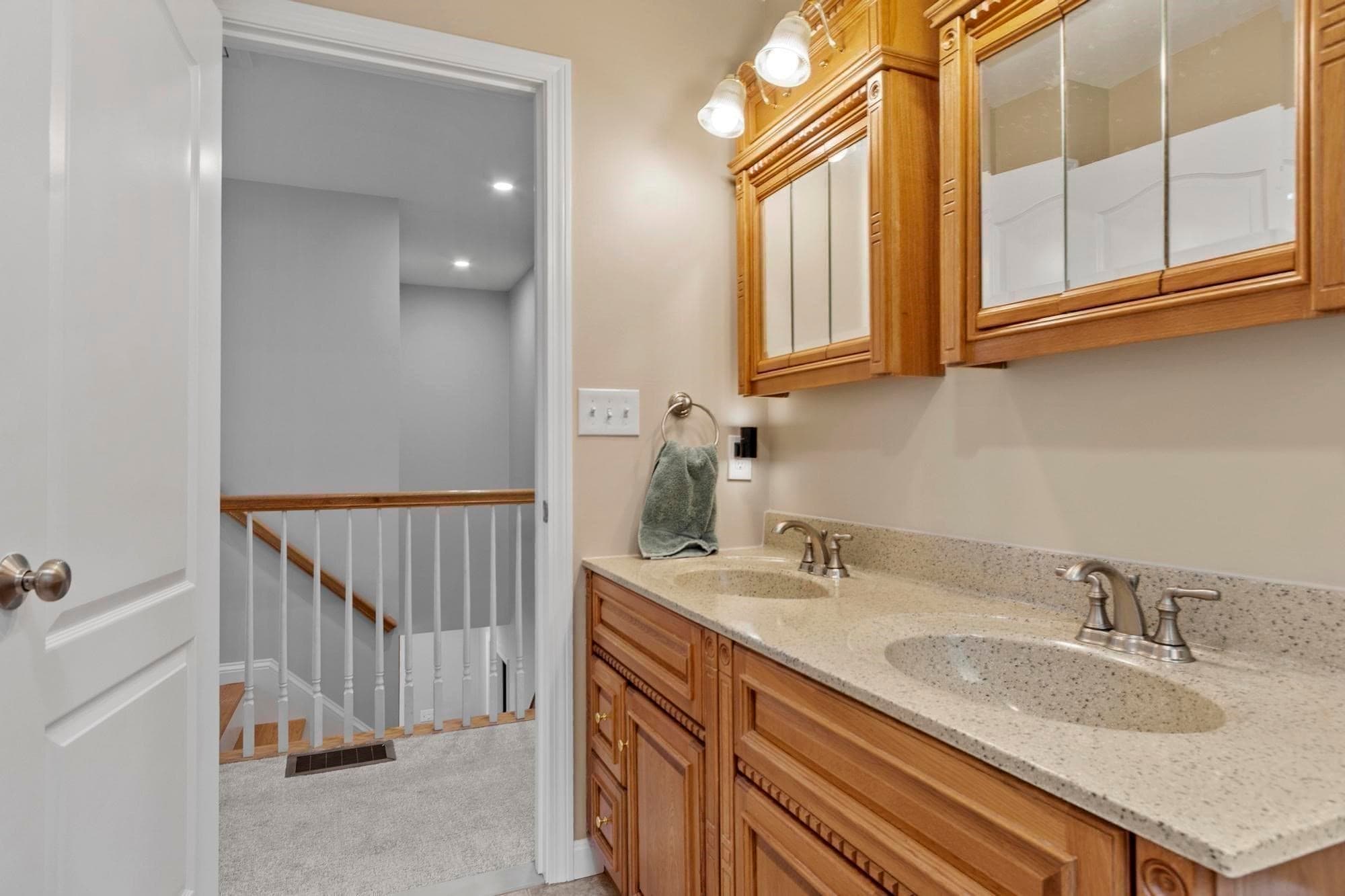 Single Family Residence at 107 Summit Dr, East Bridgewater MA 02333, East Bridgewater, photo 25 of 42