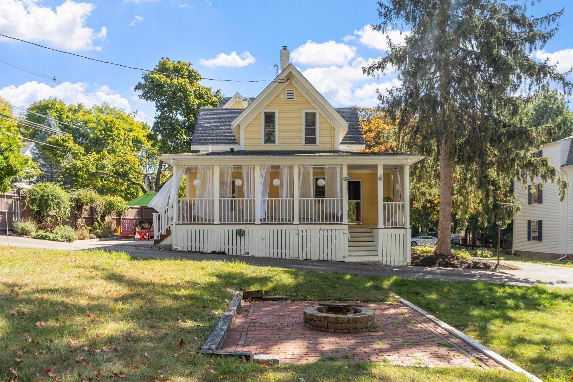 Single Family Residence at 8 Winthrop St, Danvers MA 01923, Danvers, photo 4 of 42