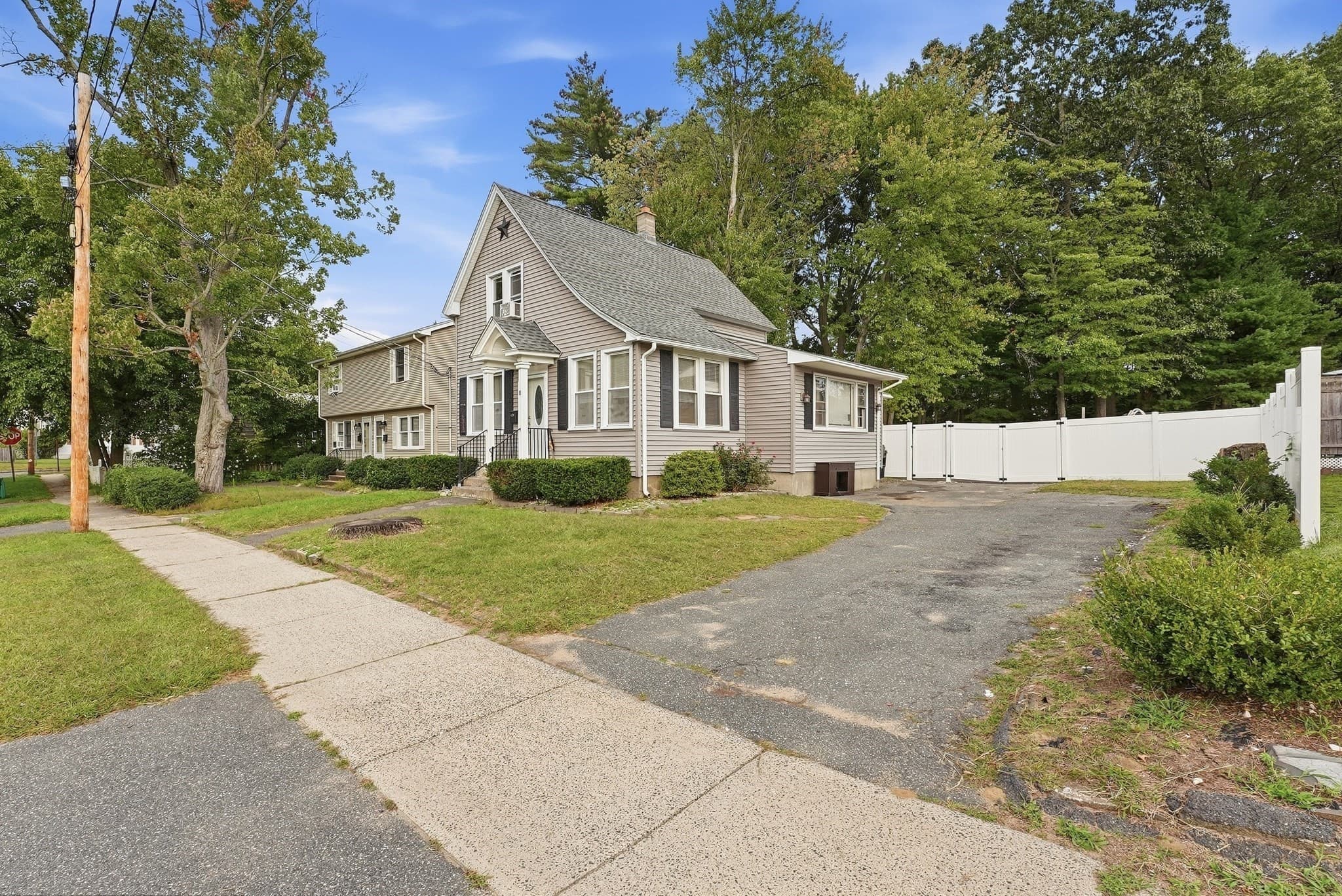 Single Family Residence at 11 Garrity St, Chicopee MA 01020, Chicopee, photo 4 of 34