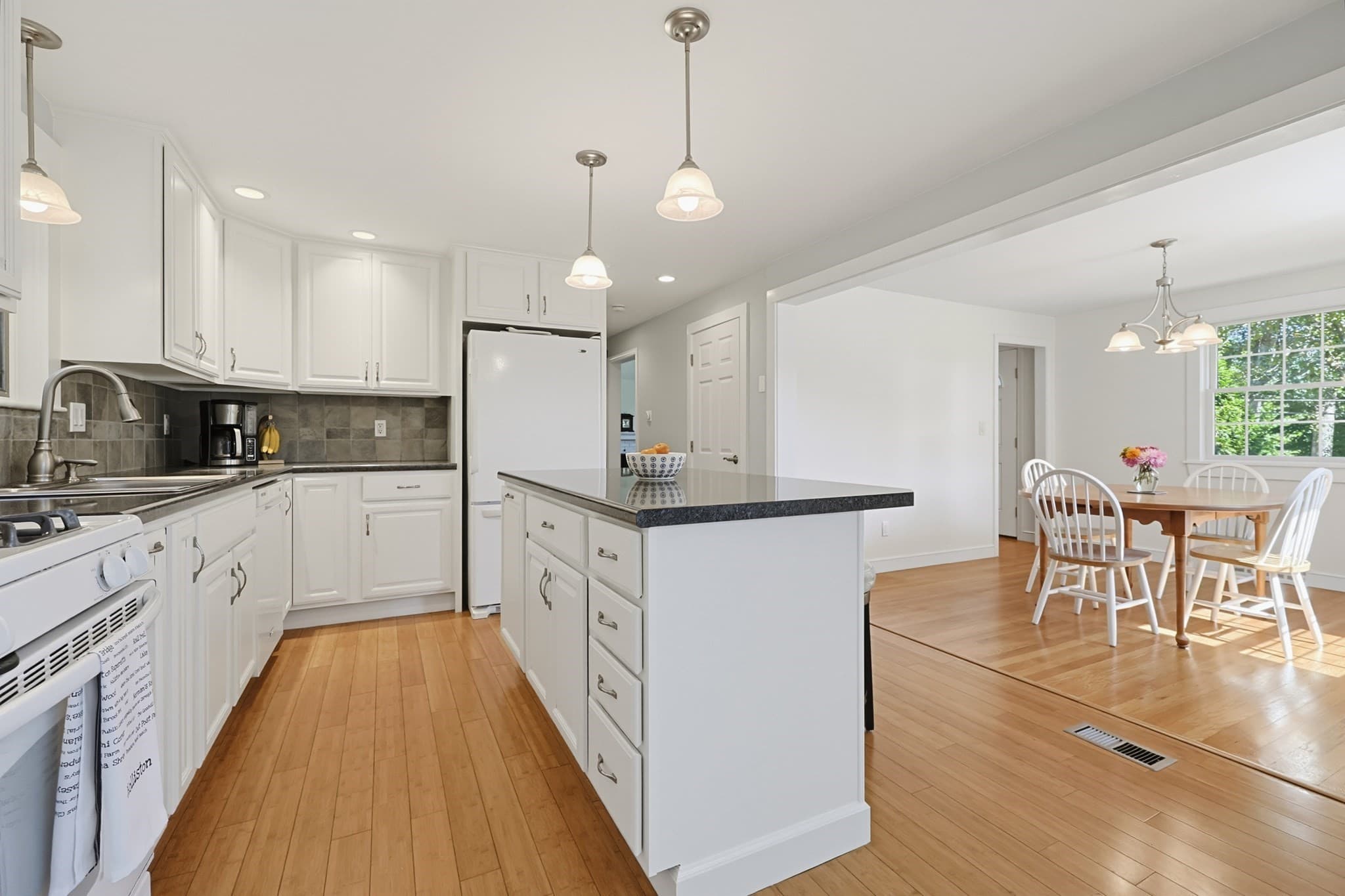 Single Family Residence at 80 Pearl Street, Holliston MA 01746, Holliston, photo 5 of 34