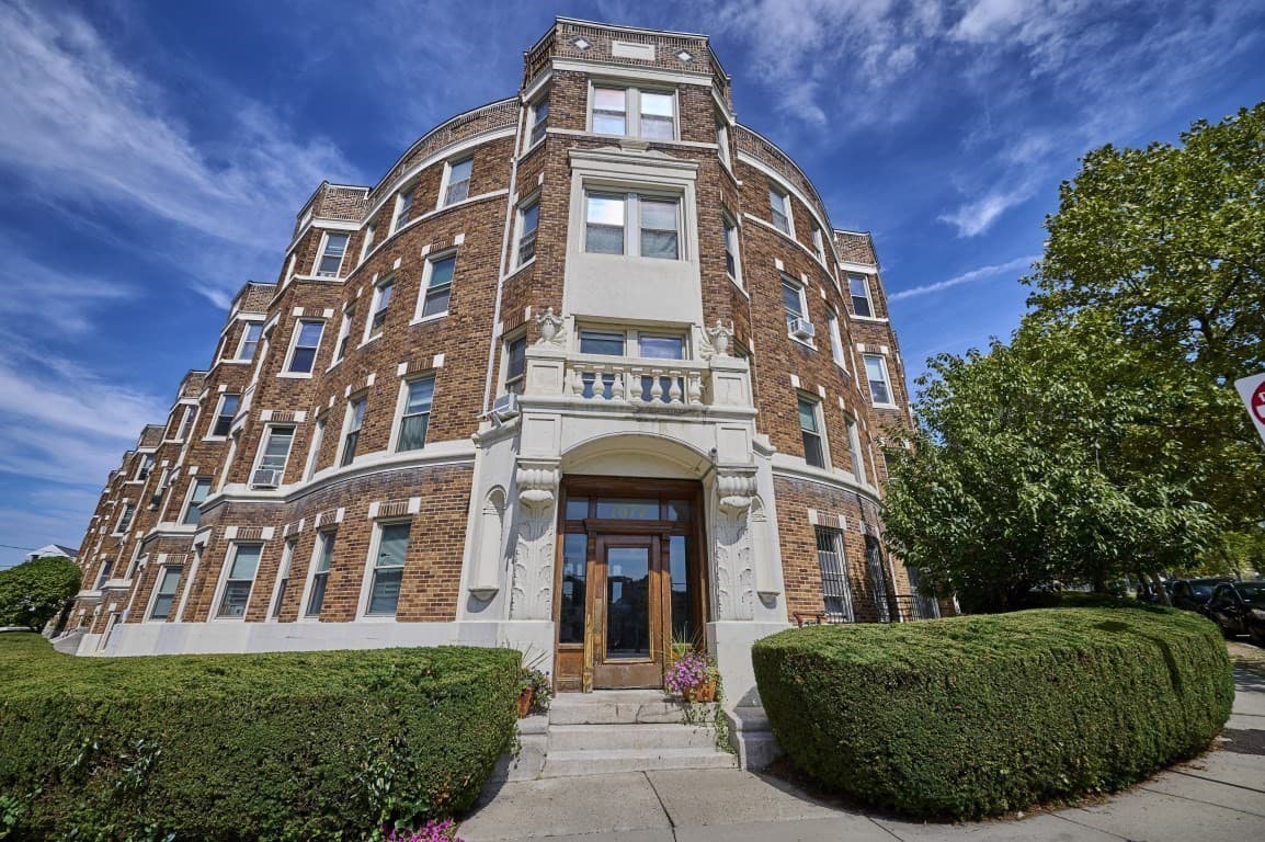 1677 Commonwealth Ave # 12, Boston MA 02135