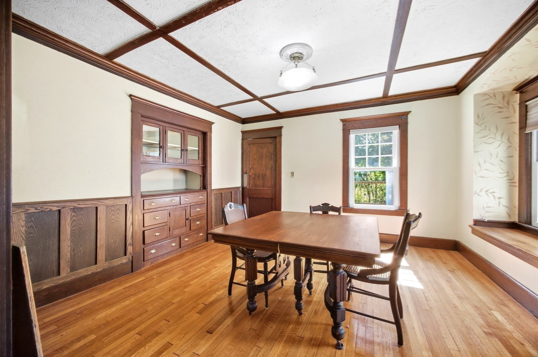Single Family Residence at 111 Greenacre Avenue, Longmeadow MA 01106, Longmeadow, photo 11 of 30