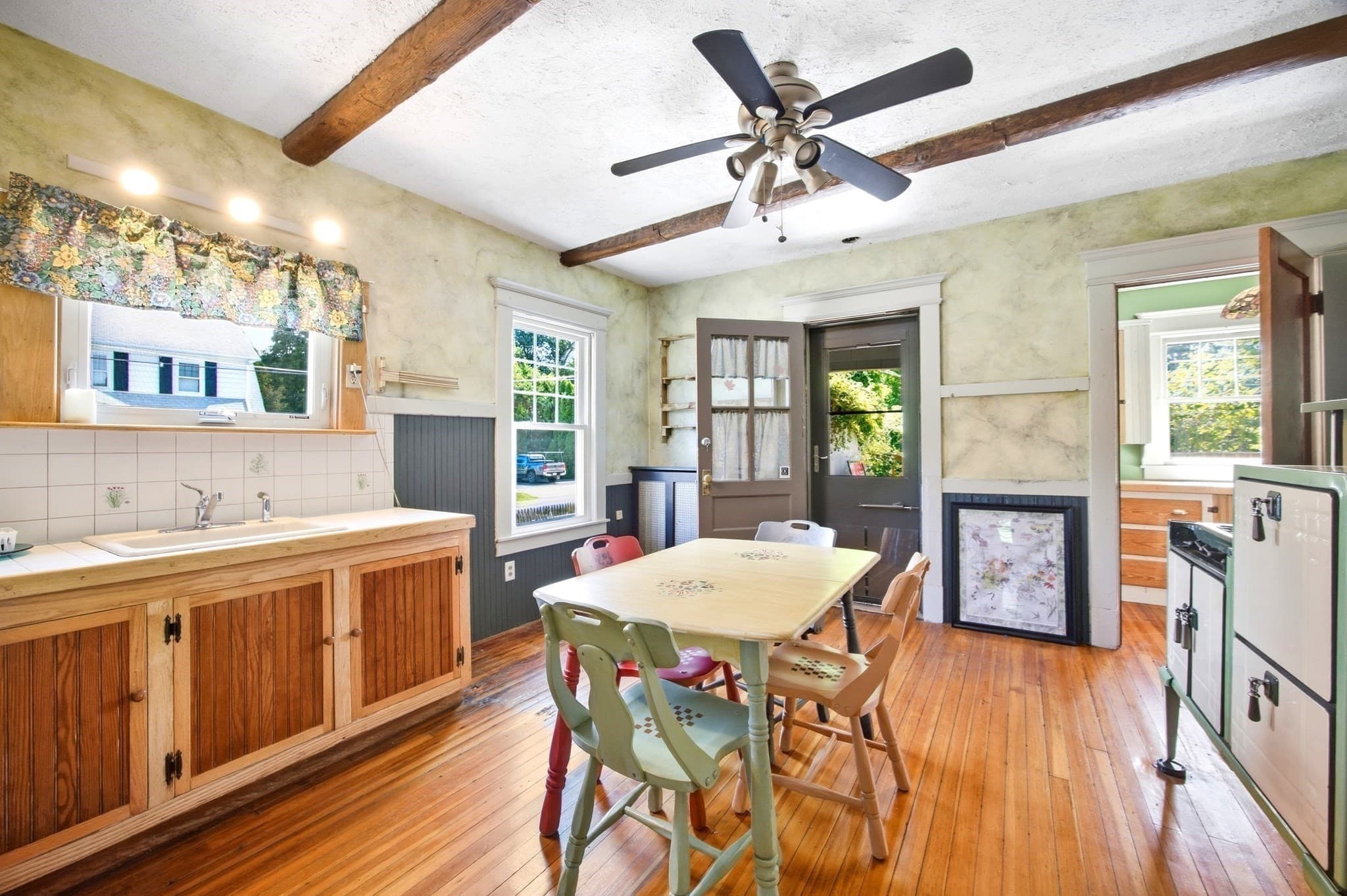 Single Family Residence at 111 Greenacre Avenue, Longmeadow MA 01106, Longmeadow, photo 4 of 30