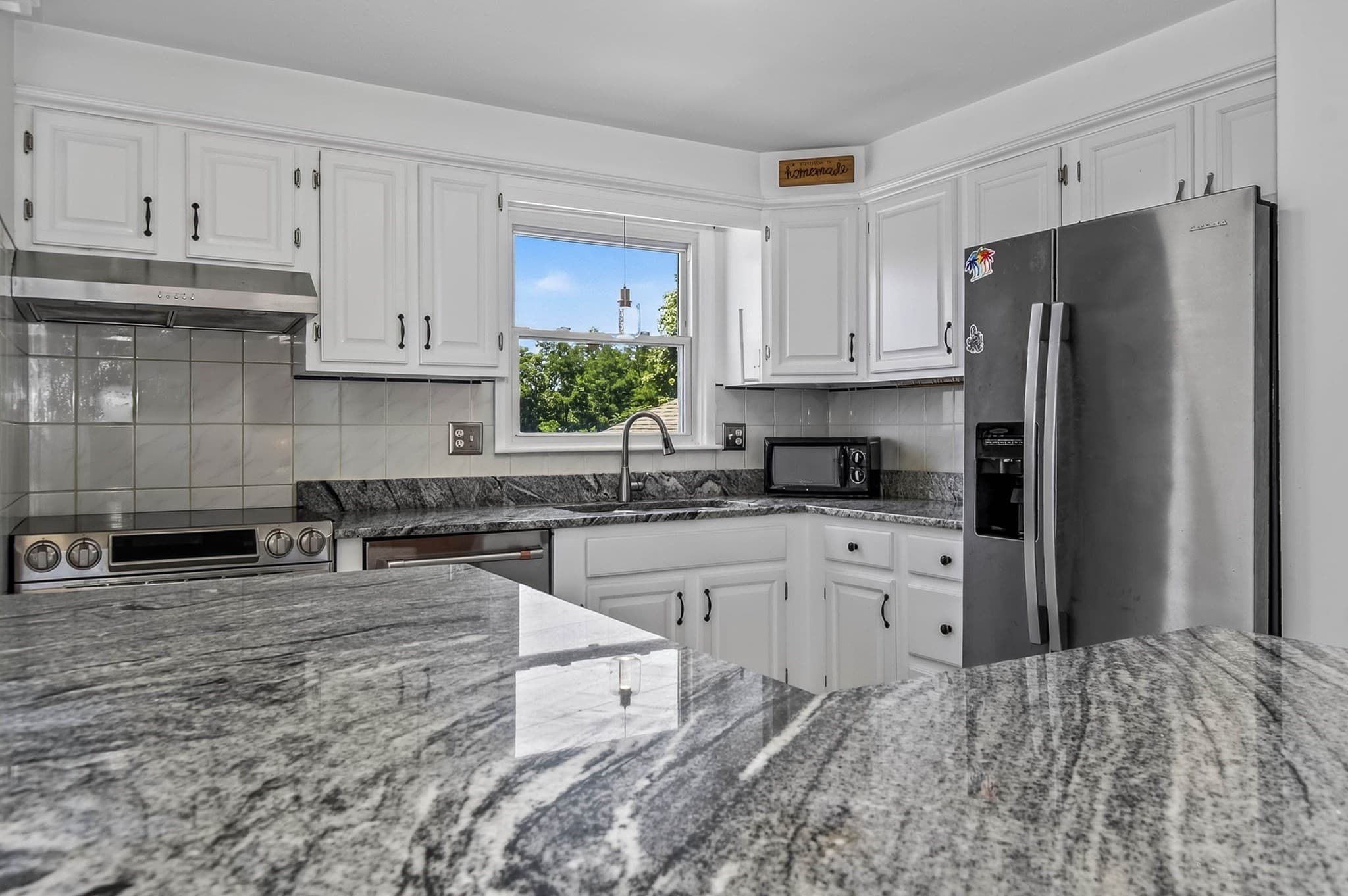 Single Family Residence at 21 Cardosi Ct, Pawtucket RI 02861, Pawtucket, photo 6 of 42