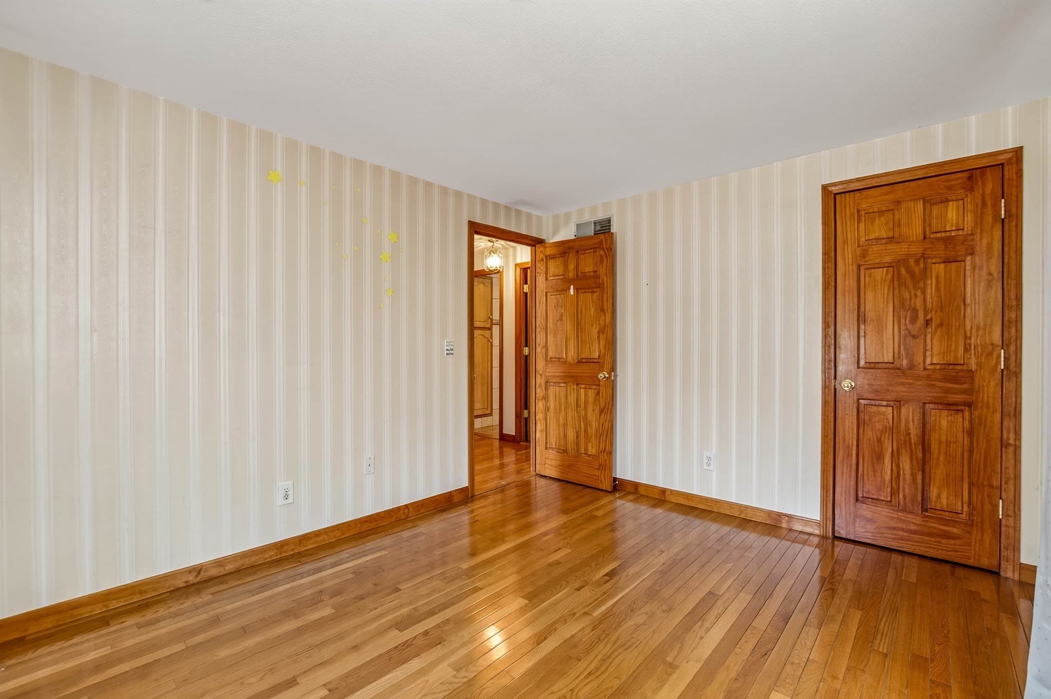 Single Family Residence at 21 Cardosi Ct, Pawtucket RI 02861, Pawtucket, photo 15 of 42