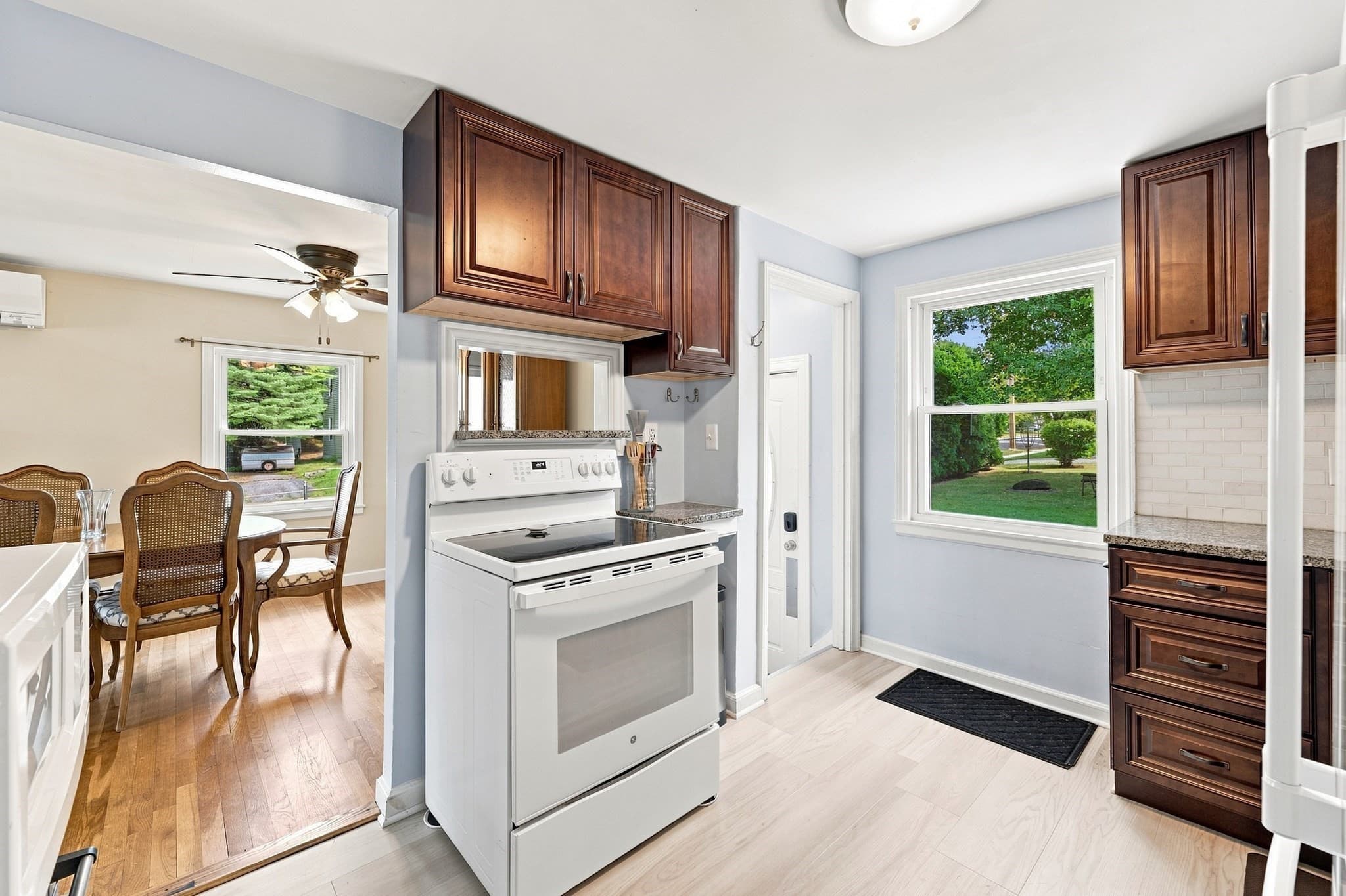 Single Family Residence at 162 Clark St, Worcester MA 01606, Worcester, photo 6 of 32