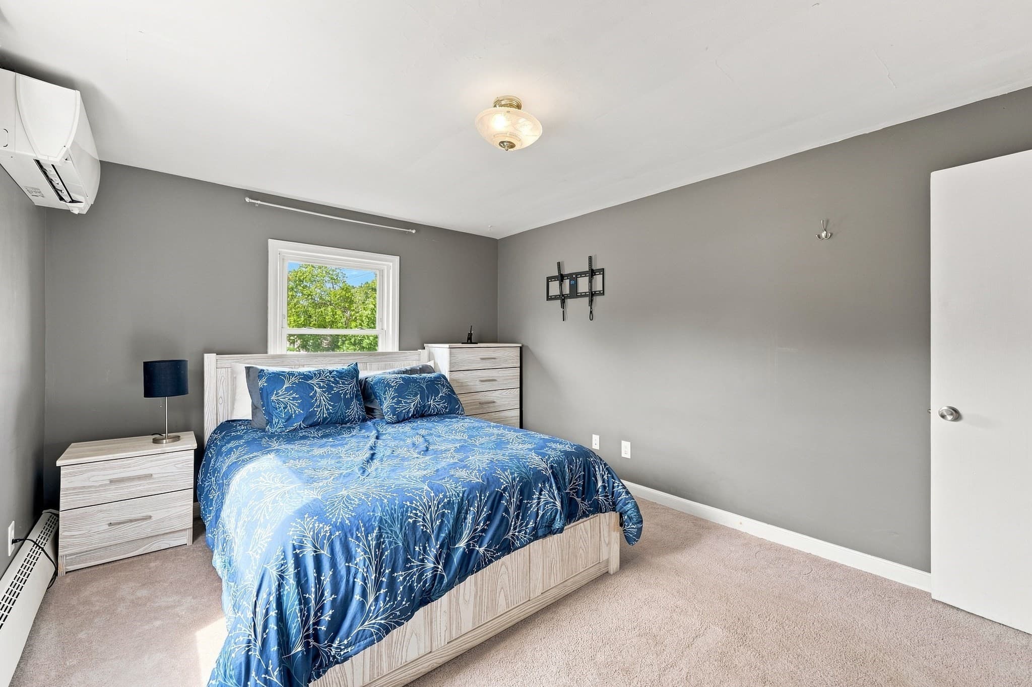 Single Family Residence at 162 Clark St, Worcester MA 01606, Worcester, photo 12 of 32