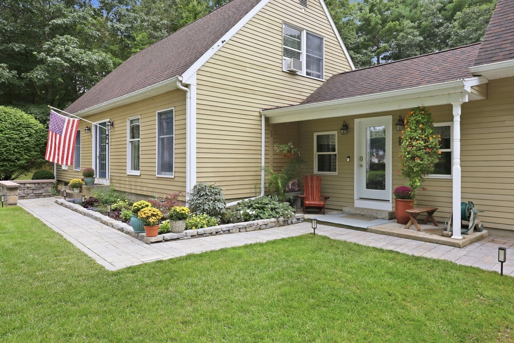 Single Family Residence at 6 Brittany Dr, Palmer MA 01069, Palmer, photo 2 of 41