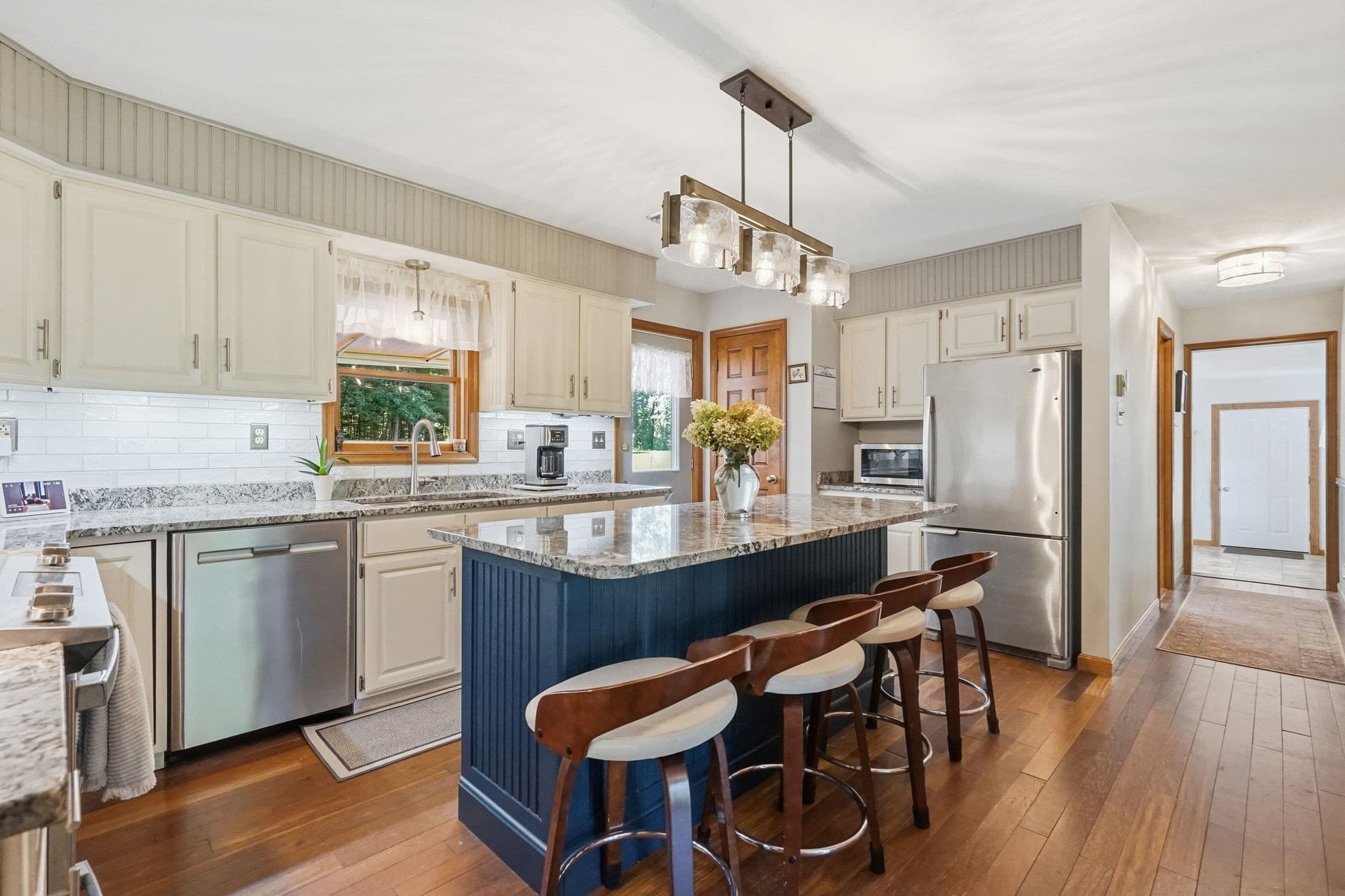 Single Family Residence at 6 Brittany Dr, Palmer MA 01069, Palmer, photo 5 of 41
