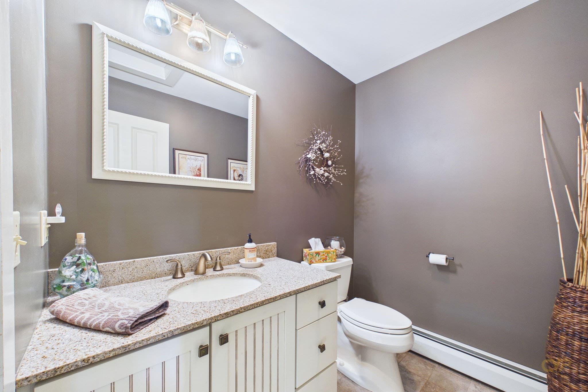 Single Family Residence at 555 Sharps Lot Rd, Swansea MA 02777, Swansea, photo 26 of 42