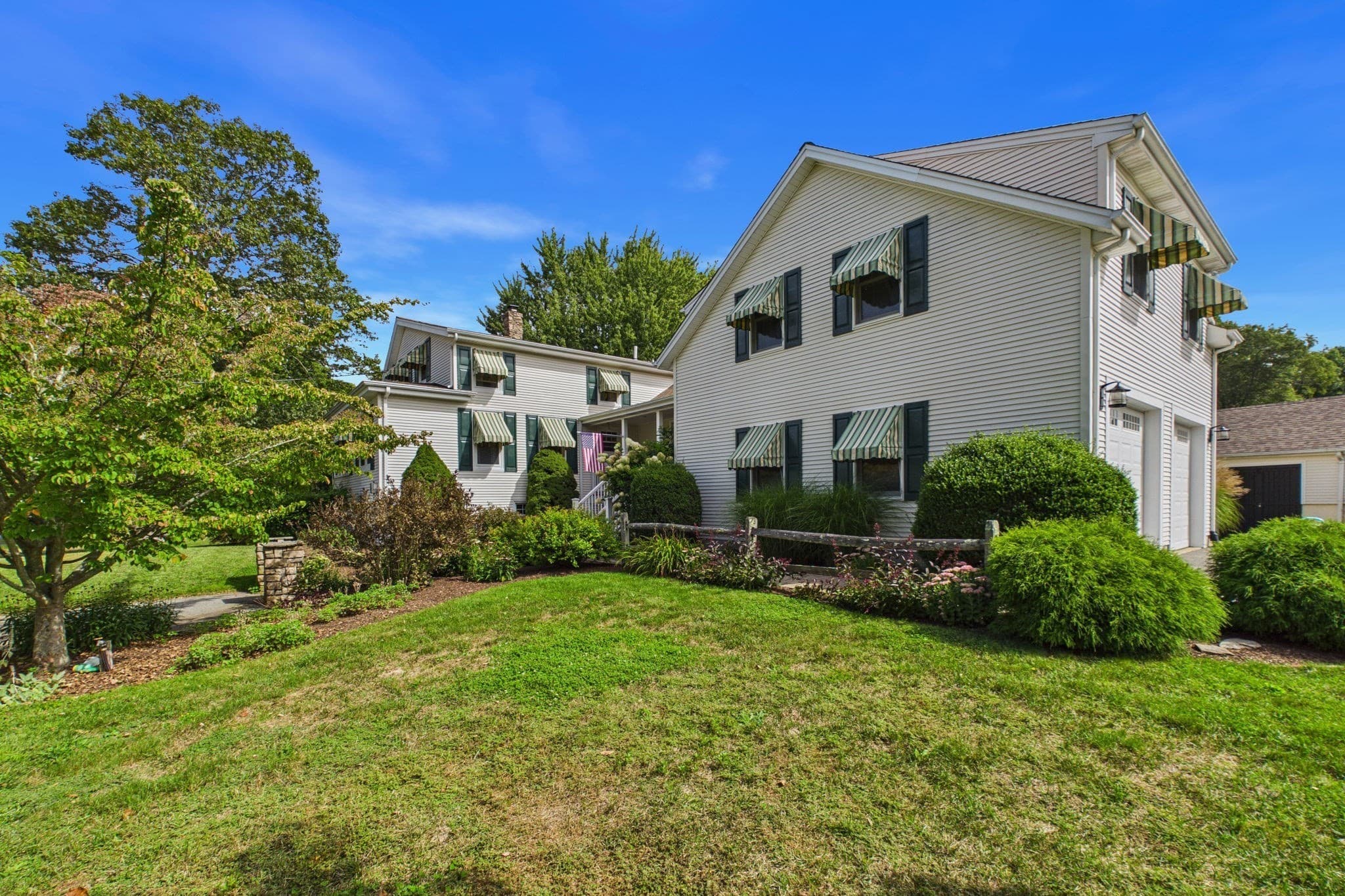 Single Family Residence at 555 Sharps Lot Rd, Swansea MA 02777, Swansea, photo 3 of 42