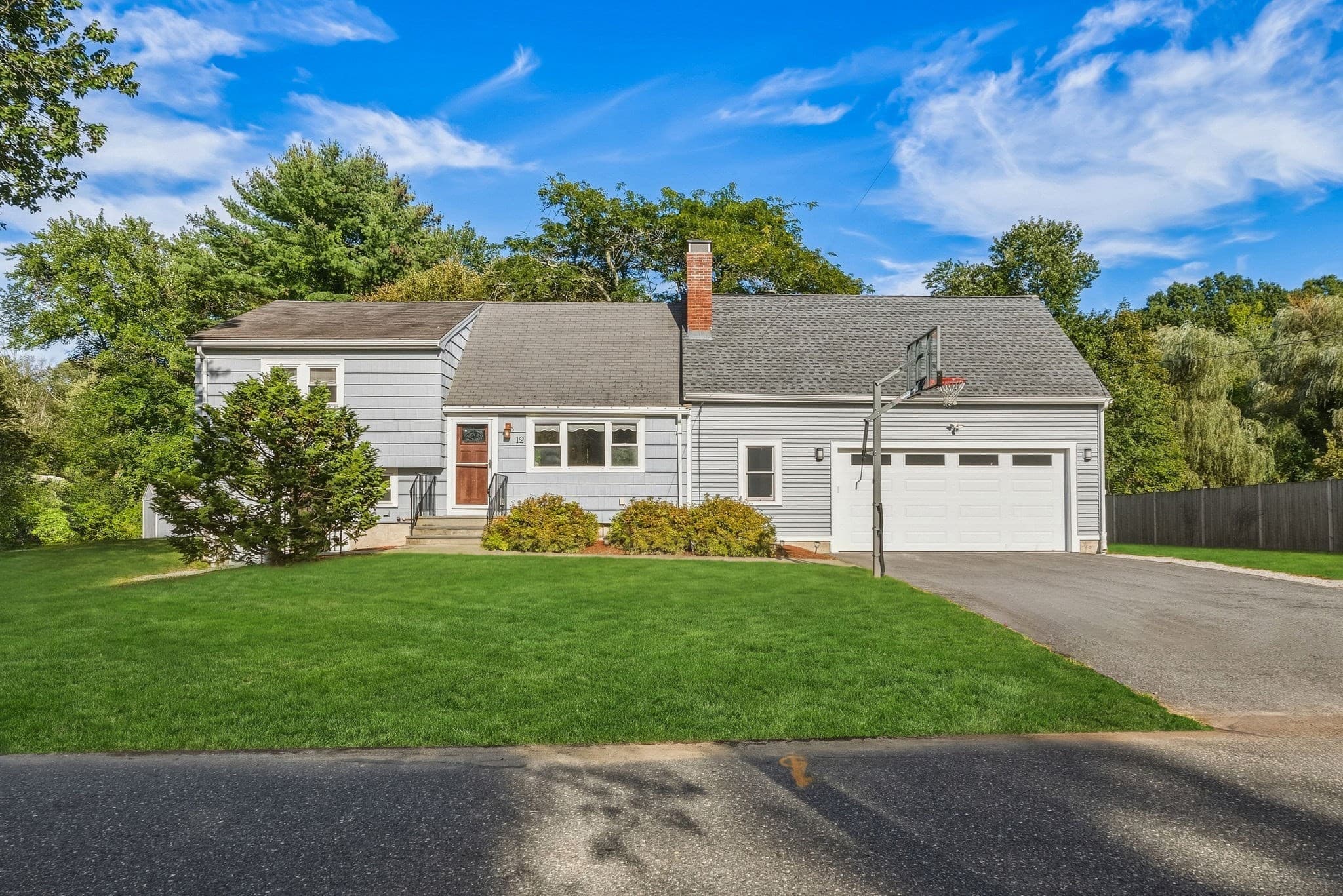 12 Dean Rd, Wayland MA 01778