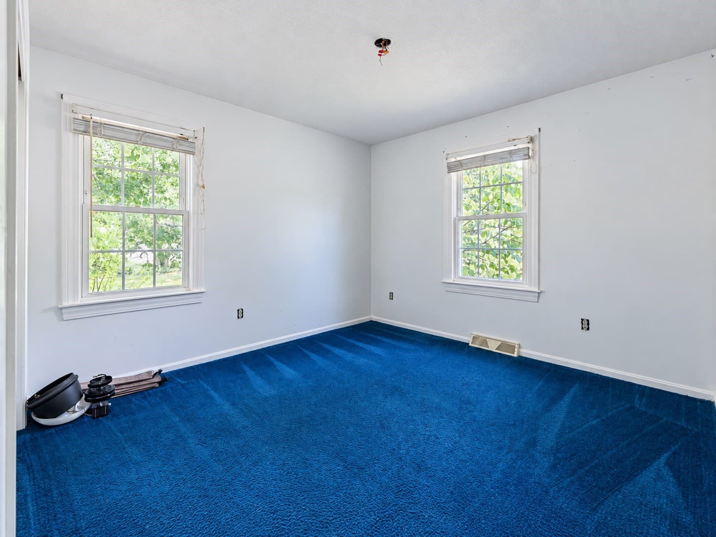Single Family Residence at 5 Glenwood Cir, Attleboro MA 02703, Attleboro, photo 13 of 36