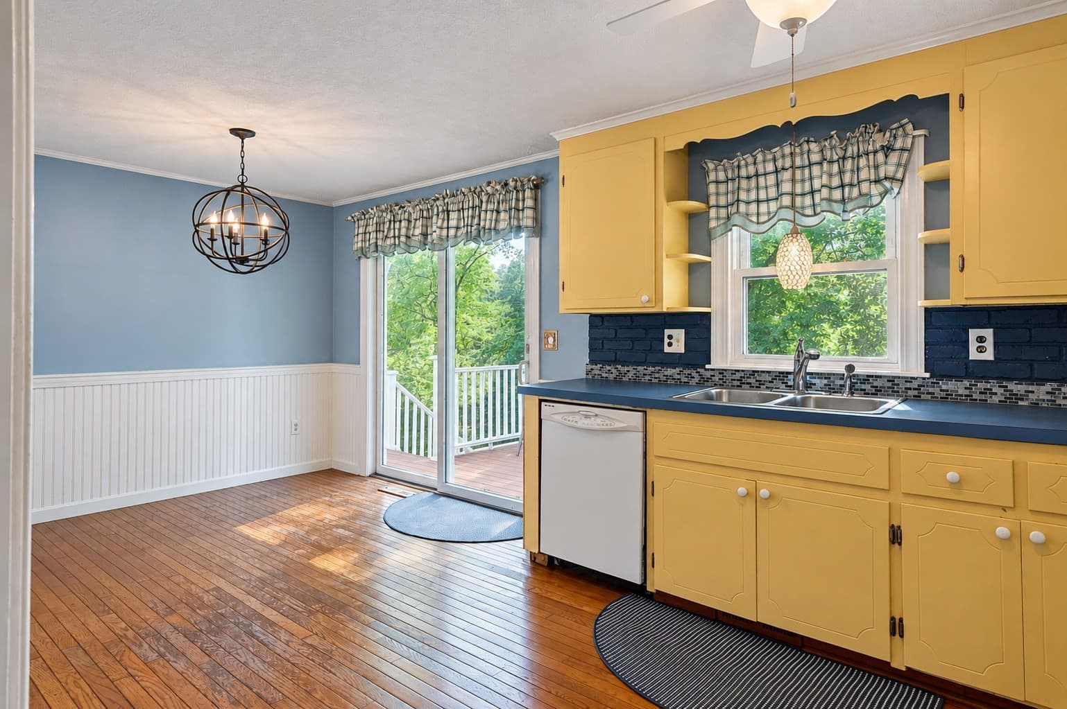 Single Family Residence at 5 Glenwood Cir, Attleboro MA 02703, Attleboro, photo 9 of 36