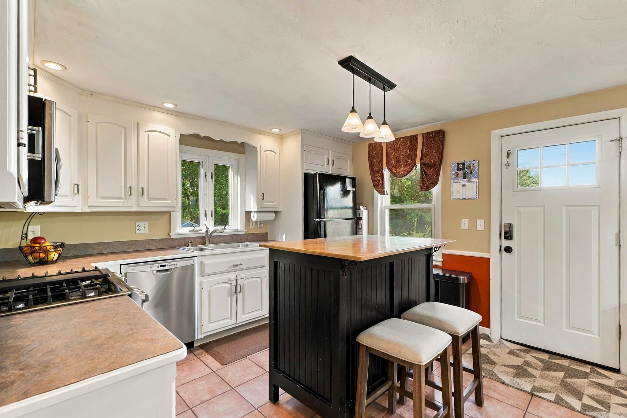 Single Family Residence at 35 Anthony Rd, Franklin MA 02038, Franklin, photo 9 of 33