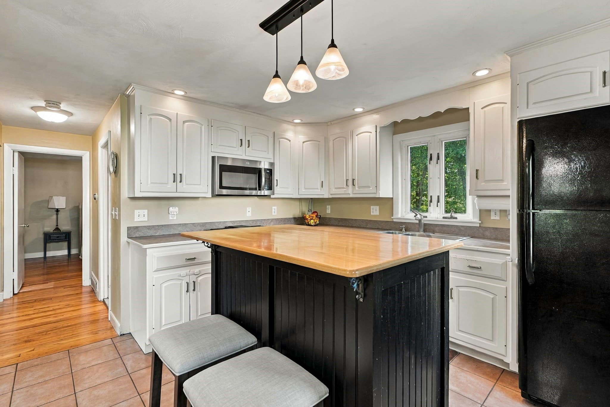 Single Family Residence at 35 Anthony Rd, Franklin MA 02038, Franklin, photo 10 of 33