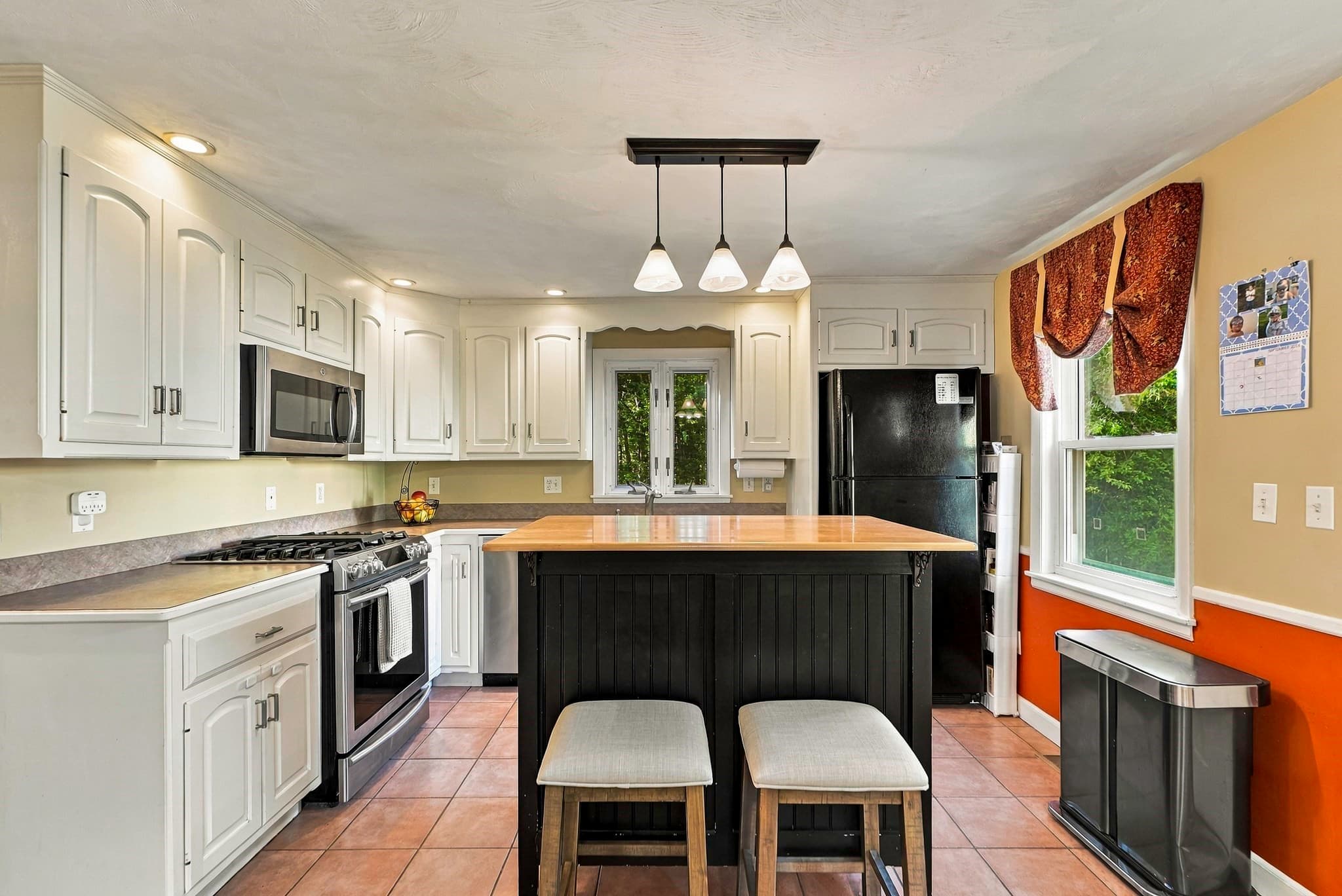 Single Family Residence at 35 Anthony Rd, Franklin MA 02038, Franklin, photo 8 of 33