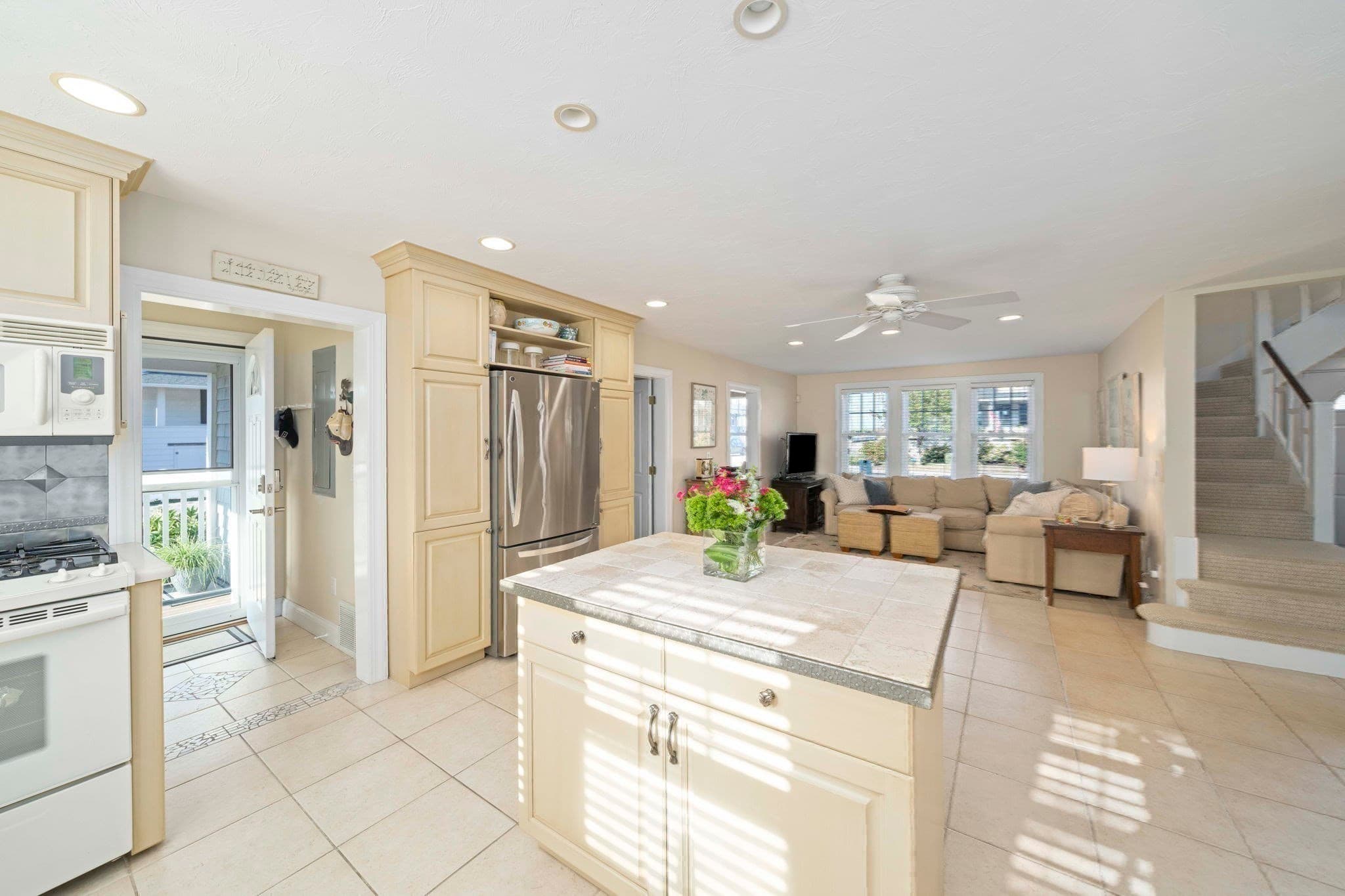 Single Family Residence at 117 Manomet Ave., Hull MA 02045, photo 17 of 42