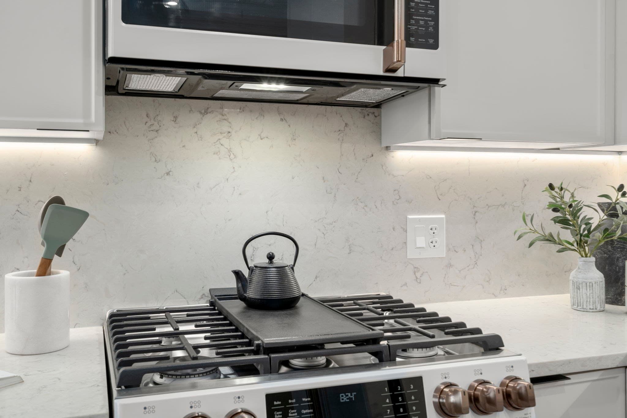 Condominium at 100 Lincoln Street # 405, Boston MA 02135, photo 15 of 26
