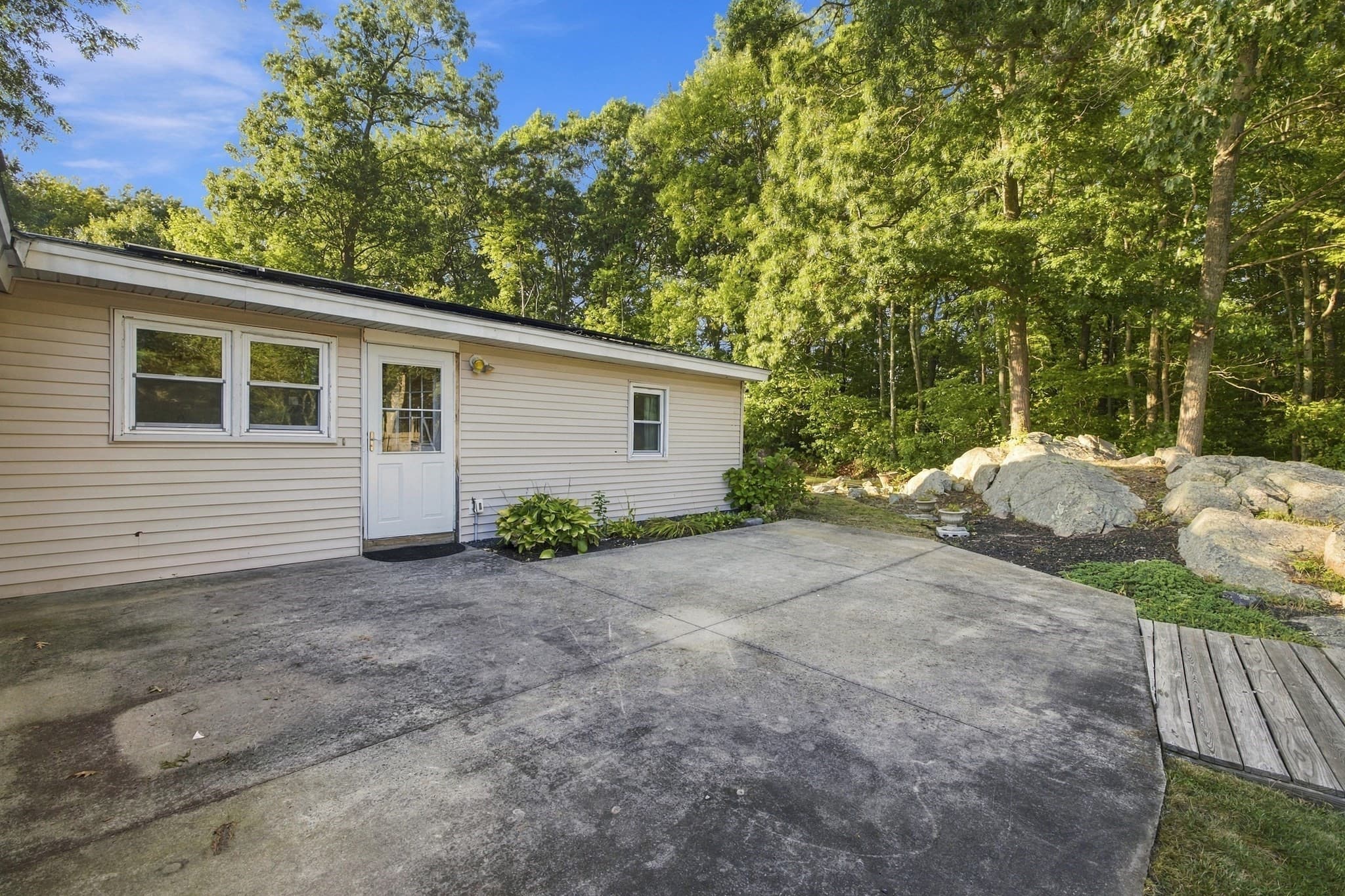 Single Family Residence at 19 Waleco Rd, Brockton MA 02302, Brockton, photo 37 of 41
