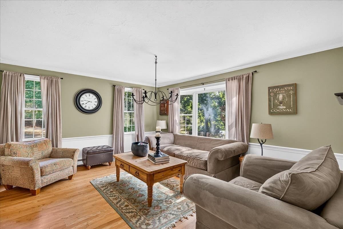 Single Family Residence at 20 Tara Dr, Pembroke MA 02359, photo 7 of 40