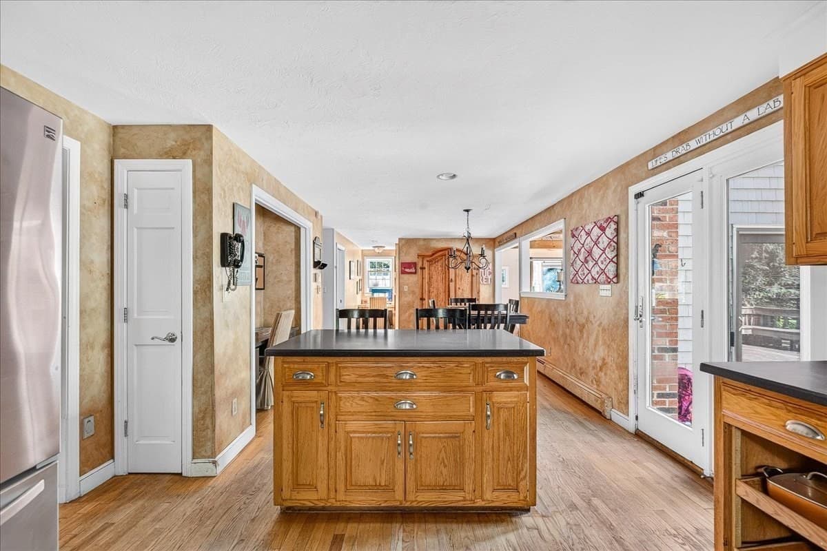 Single Family Residence at 20 Tara Dr, Pembroke MA 02359, photo 14 of 40