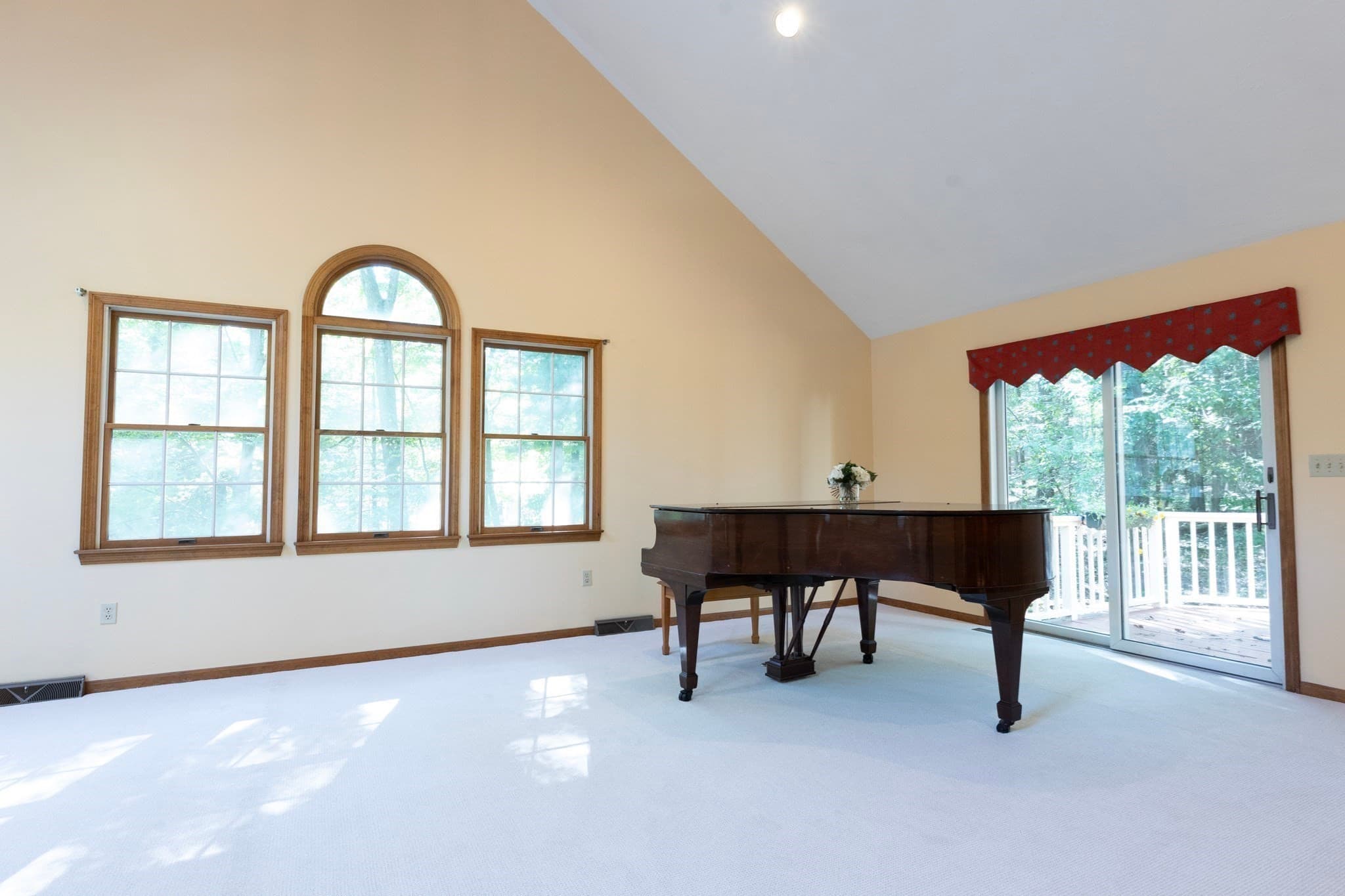 Single Family Residence at 4 Mead Circle, Lexington MA 02420, Lexington, photo 10 of 30