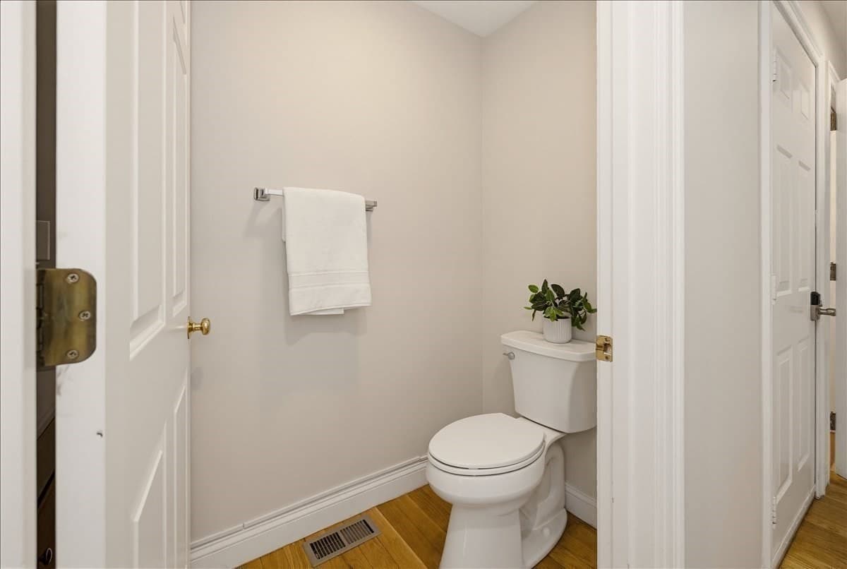 Condominium at 10 Charnstaff Lane # 202, Billerica MA 01821, Billerica, photo 14 of 42