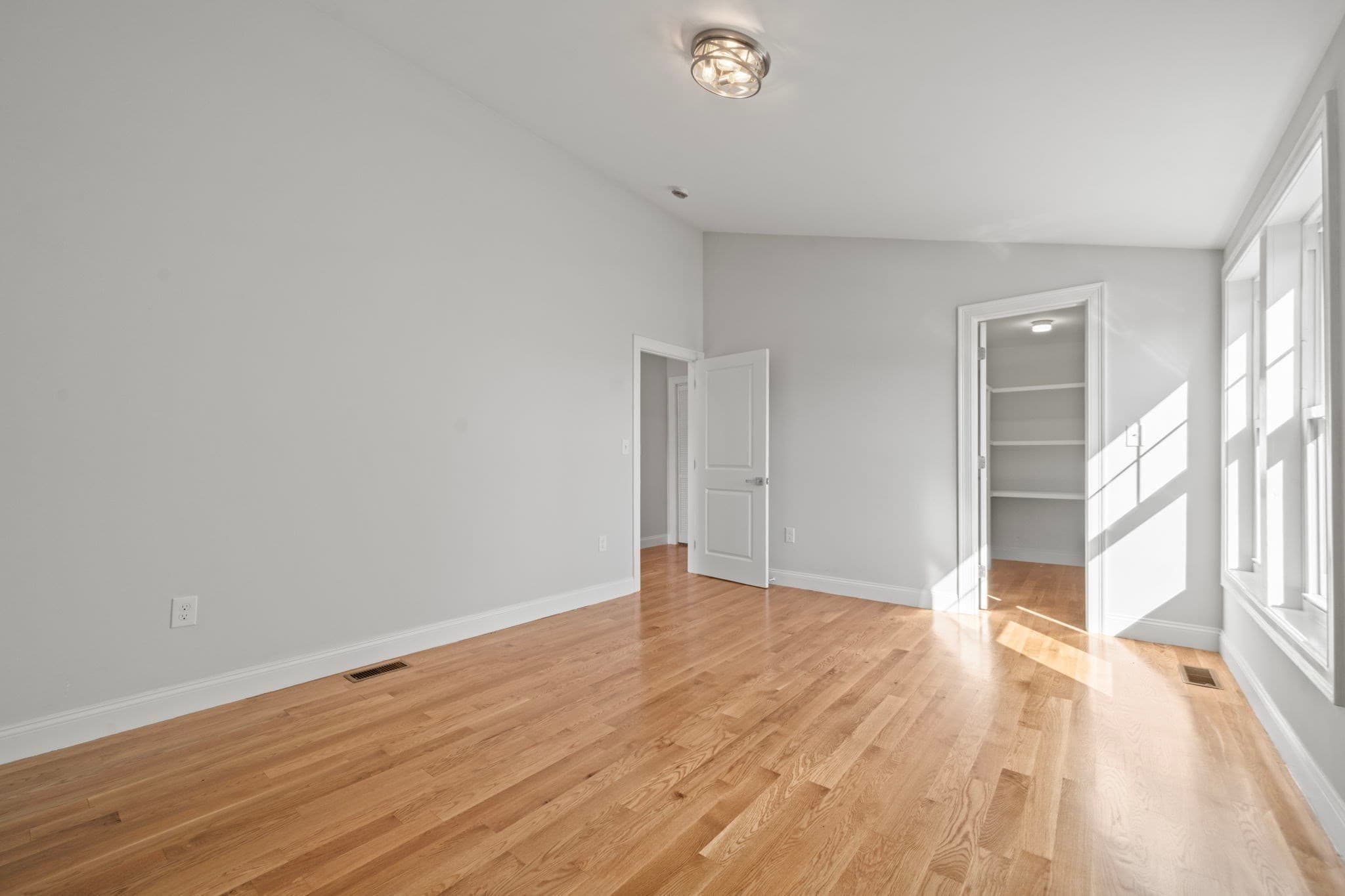 Condominium at 62 Pleasant St # 2, Winthrop MA 02152, Winthrop, photo 17 of 37