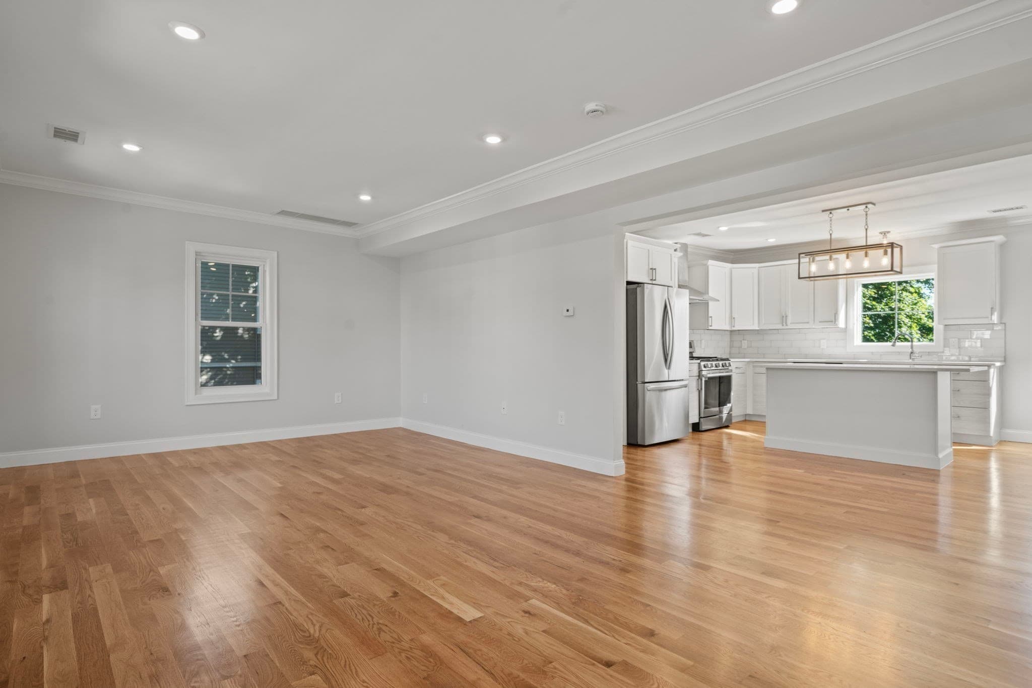 Condominium at 62 Pleasant St # 2, Winthrop MA 02152, Winthrop, photo 11 of 37