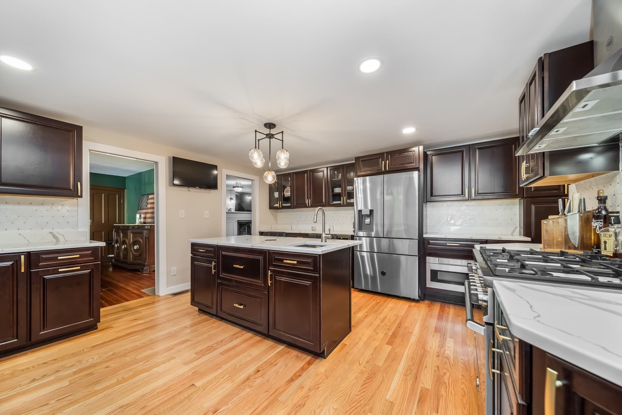 Single Family Residence at 20 Harnden St, Wilmington MA 01887, Wilmington, photo 7 of 42