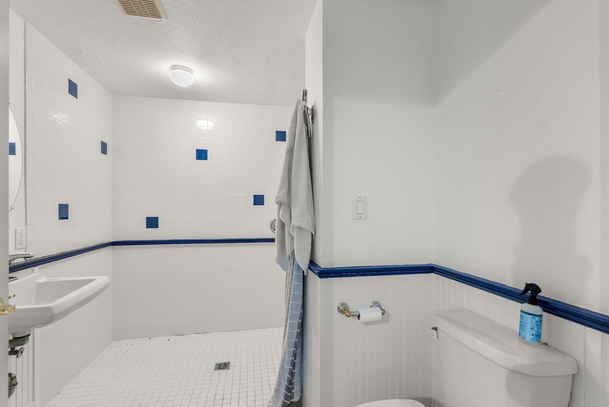 Single Family Residence at 18 Hill View Road, Braintree MA 02184, Braintree, photo 10 of 19