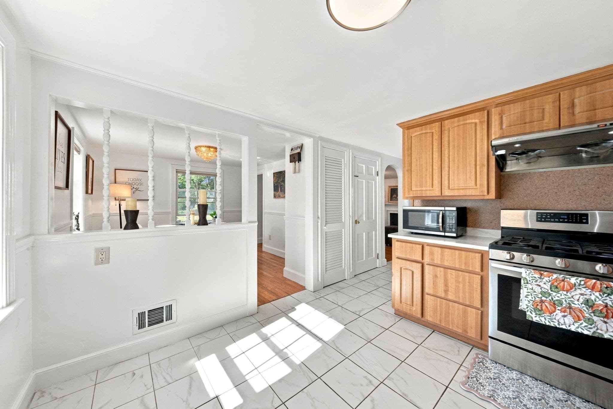 Single Family Residence at 147 Elmlawn Rd, Braintree MA 02184, Braintree, photo 6 of 42