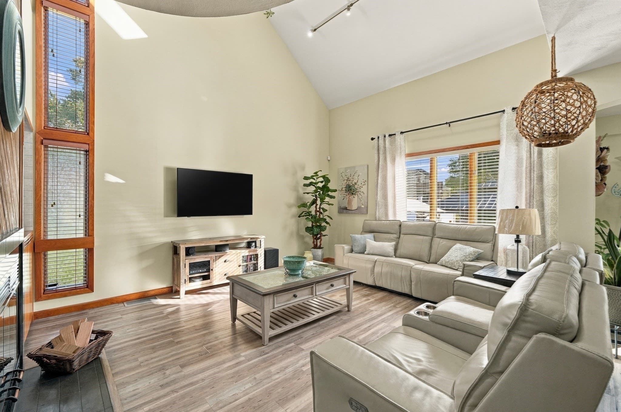 Single Family Residence at 155 Friendship St, Fall River MA 02724, Fall River, photo 15 of 42