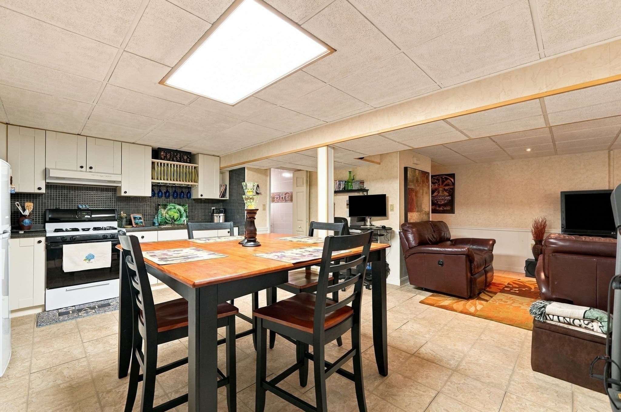 Single Family Residence at 155 Friendship St, Fall River MA 02724, Fall River, photo 29 of 42