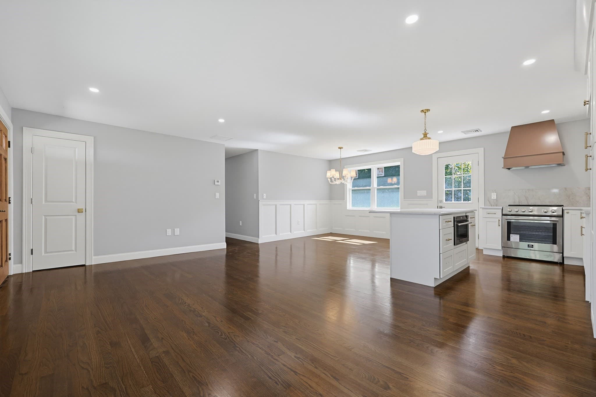 Single Family Residence at 7 Hamilton St, Framingham MA 01701, Framingham, photo 8 of 22