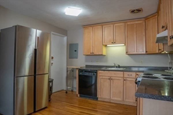 Condominium at 4 Colonial Village Drive # 7, Arlington MA 02474, Arlington, photo 4 of 13