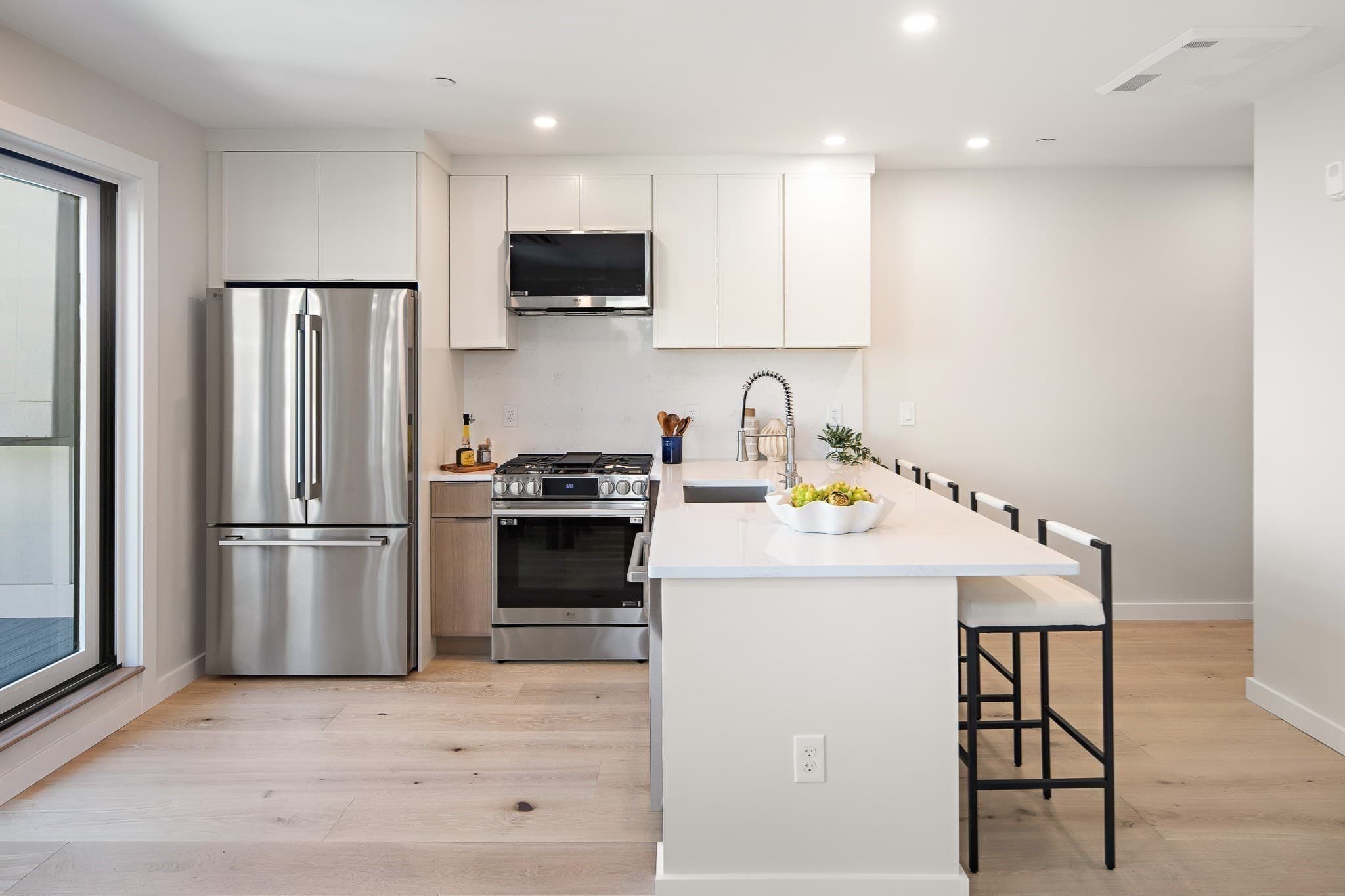 Condominium at 46 Everett Street # 3, Boston MA 02128, Boston, photo 11 of 23