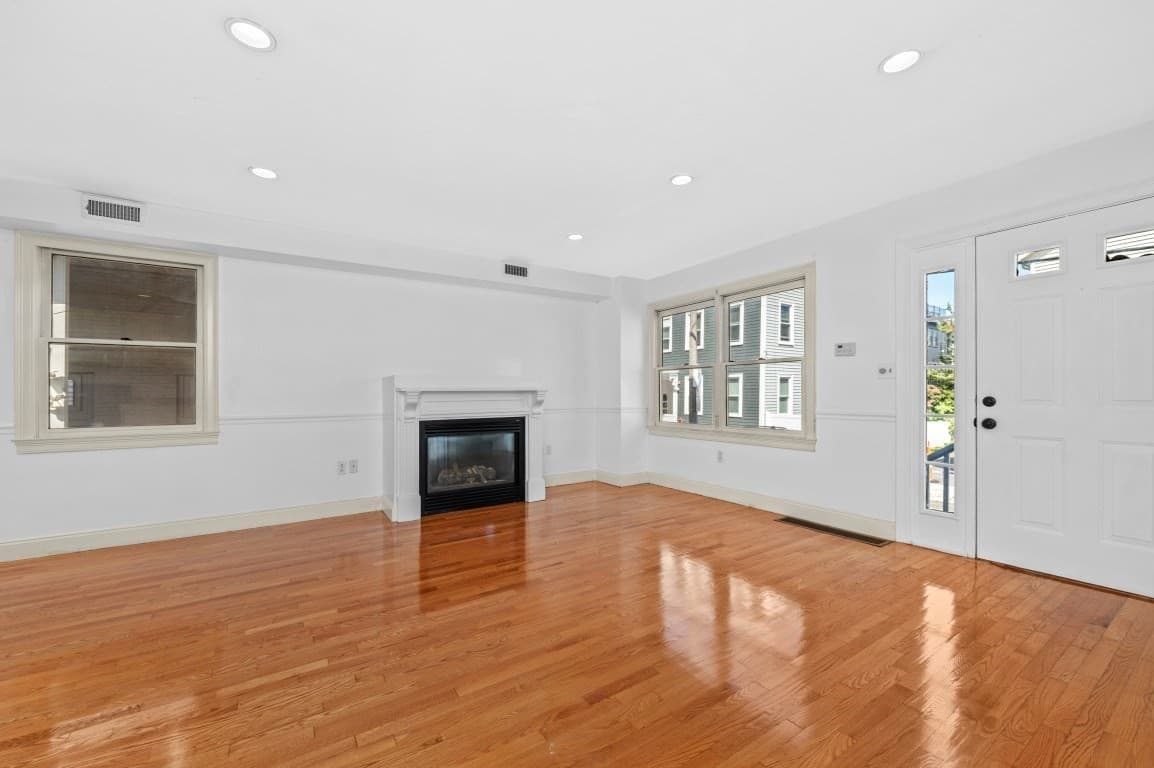 Single Family Residence at 61 Baxter St. # 61, Boston MA 02127, photo 3 of 20