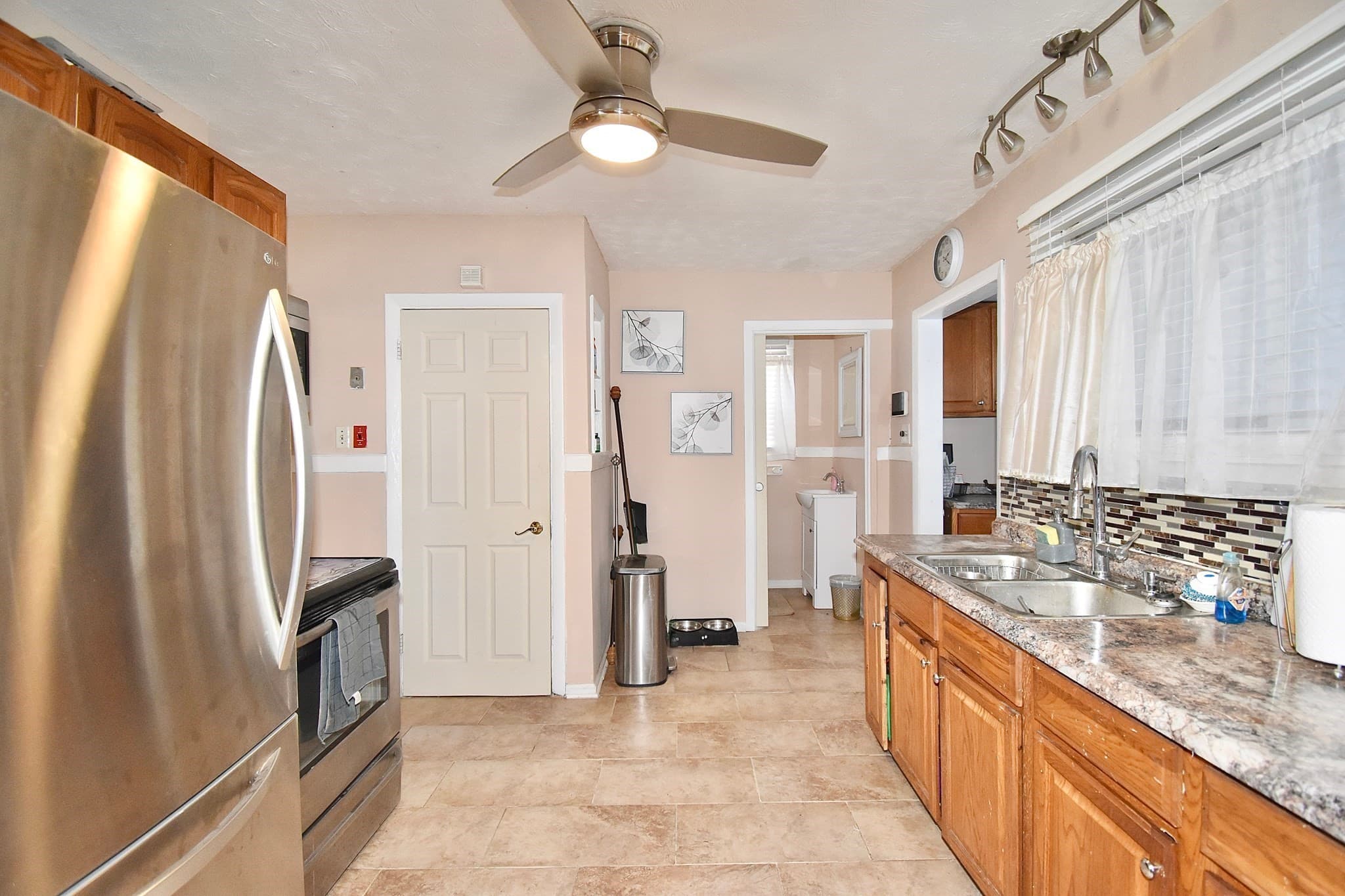 Single Family Residence at 1245 Bay St, Springfield MA 01109, Springfield, photo 9 of 38