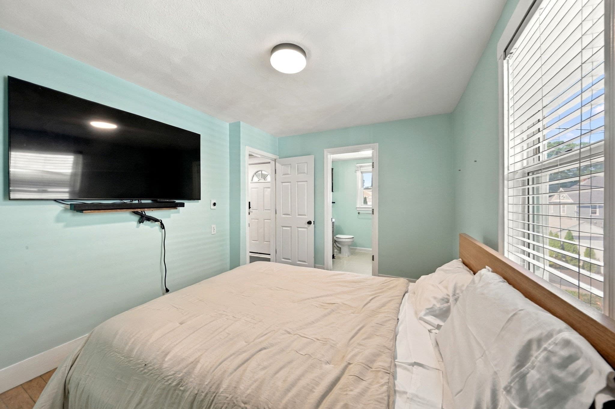 Single Family Residence at 6 Clifton Ave, Saugus MA 01906, Saugus, photo 16 of 41