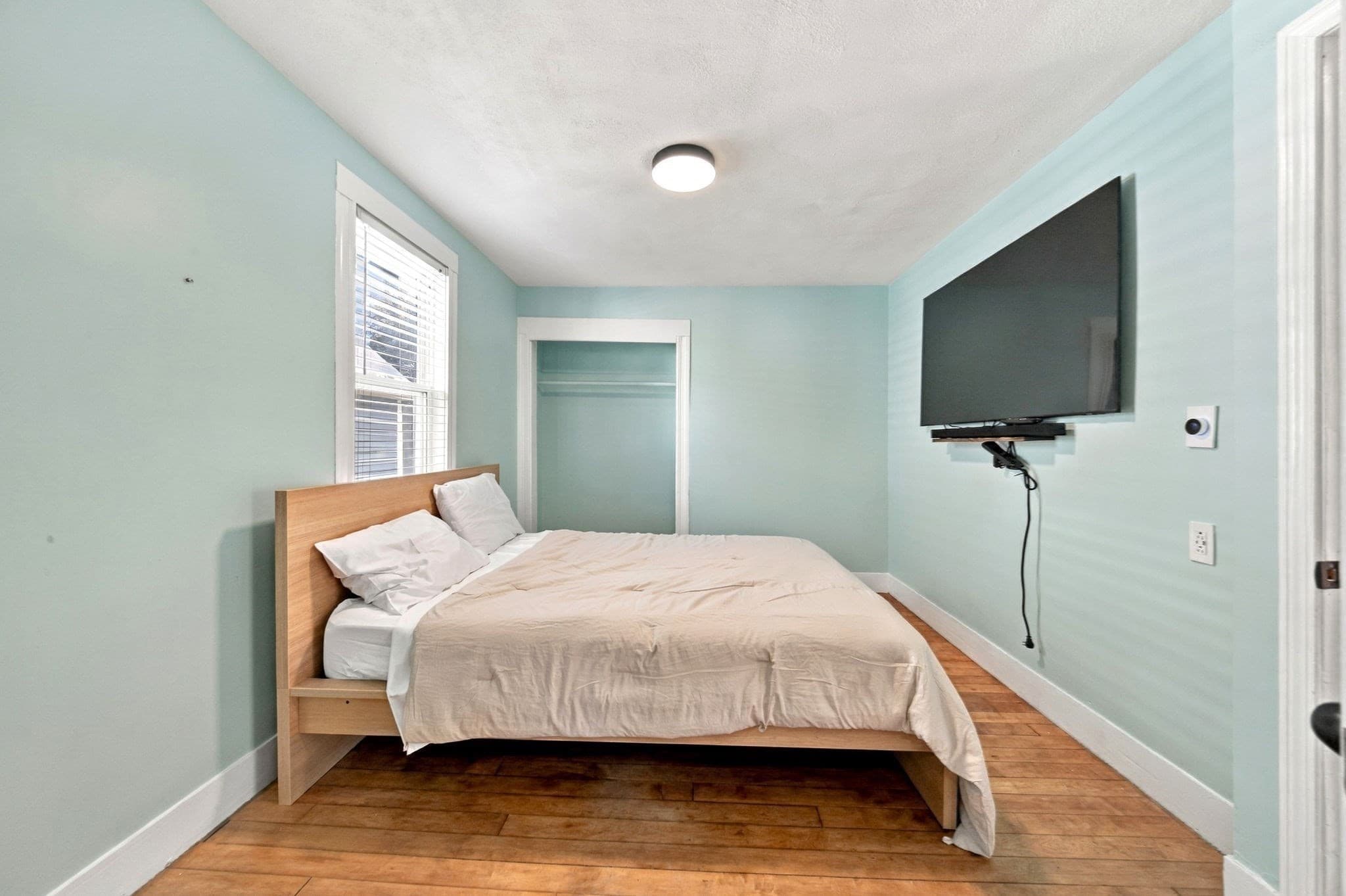 Single Family Residence at 6 Clifton Ave, Saugus MA 01906, Saugus, photo 14 of 41