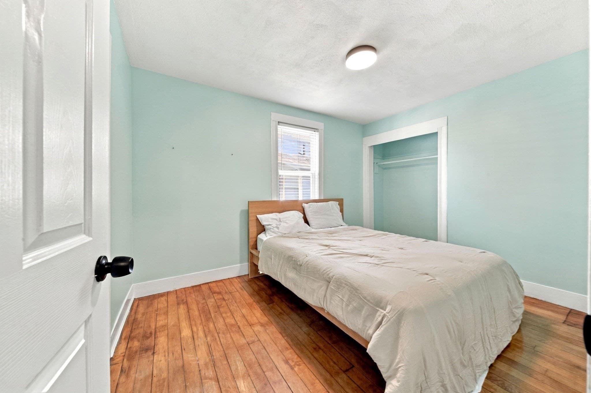 Single Family Residence at 6 Clifton Ave, Saugus MA 01906, Saugus, photo 15 of 41