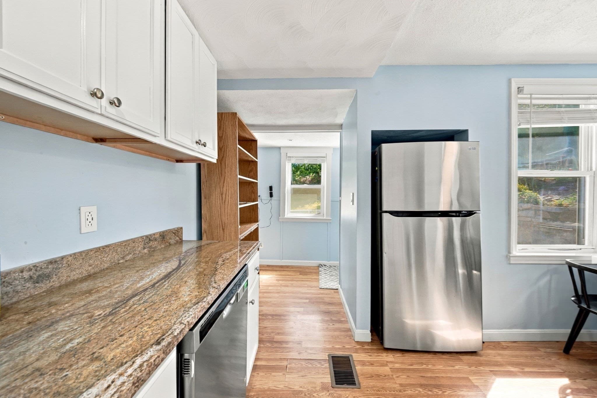 Single Family Residence at 6 Clifton Ave, Saugus MA 01906, Saugus, photo 8 of 41