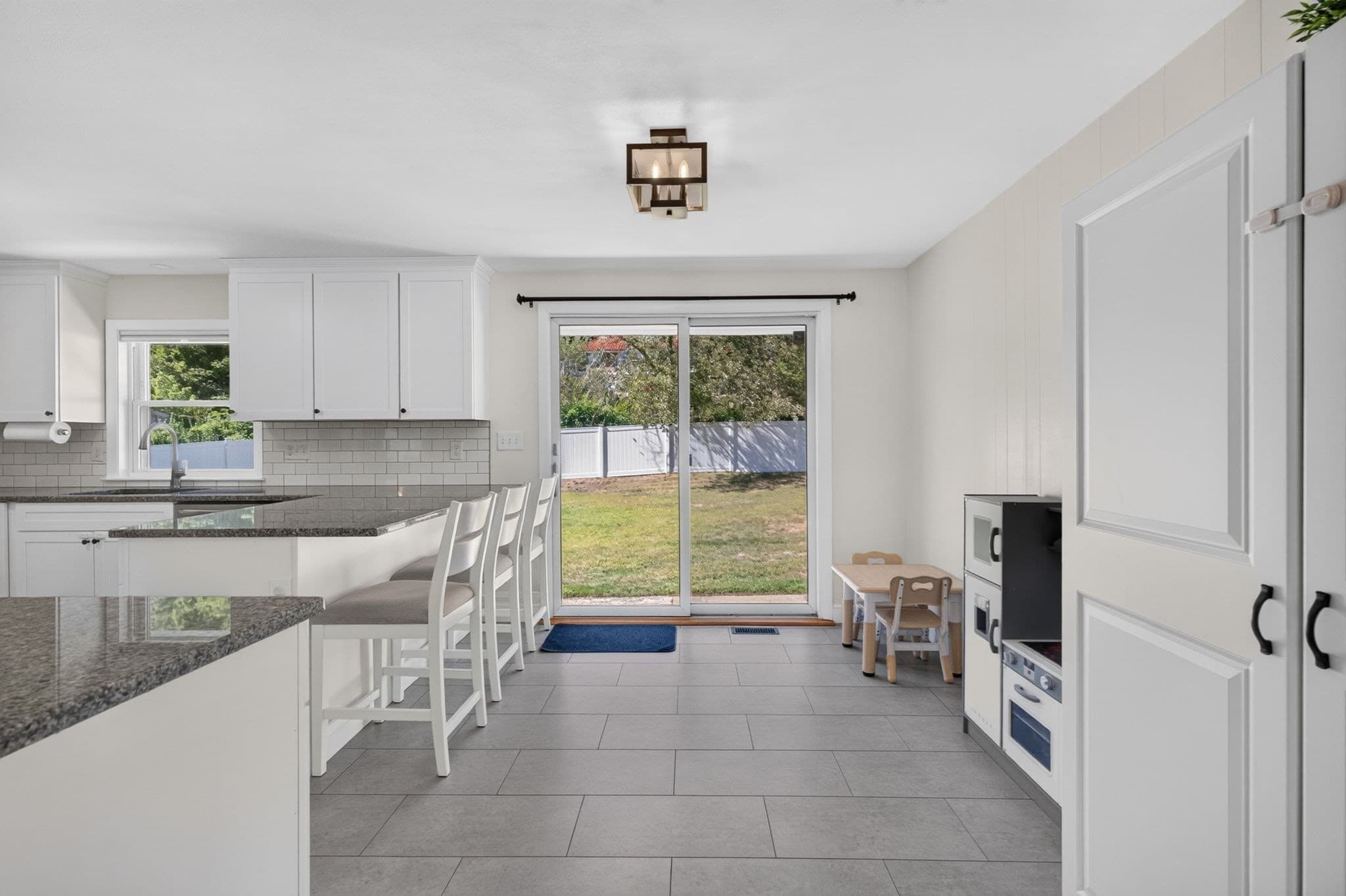 Single Family Residence at 11 Powder Hill Rd, Methuen MA 01844, Methuen, photo 15 of 40