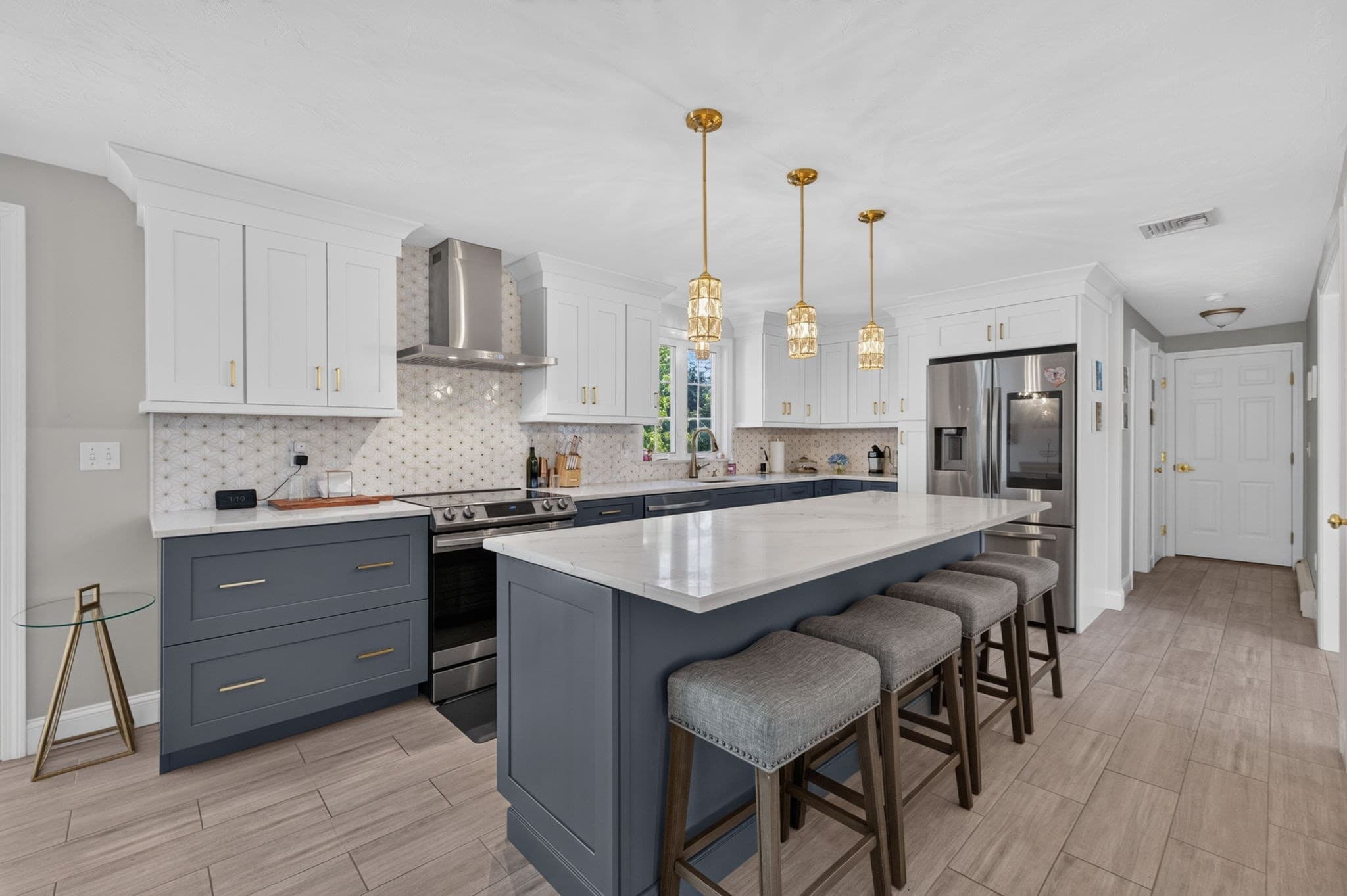 Single Family Residence at 68 Metacomet Ave, Taunton MA 02718, Taunton, photo 6 of 42