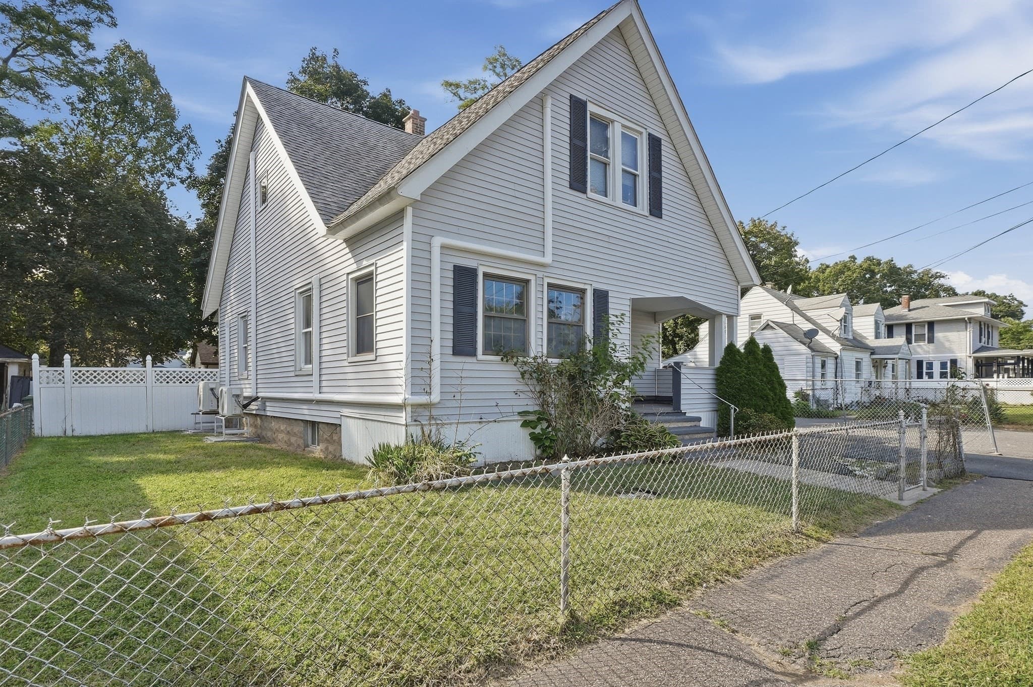 Single Family Residence at 132 Gilbert Ave, Springfield MA 01119, Springfield, photo 2 of 37