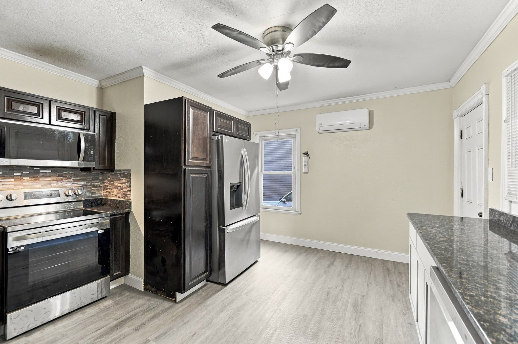 Single Family Residence at 132 Gilbert Ave, Springfield MA 01119, Springfield, photo 7 of 37